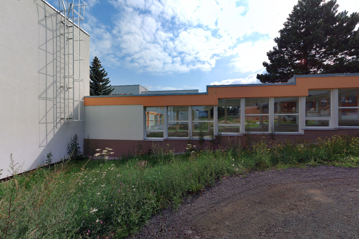 Krytý bazén ZŠ Karlovy Vary, Krušnohorská