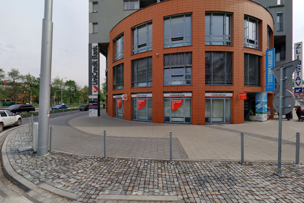Bankomat UniCredit Bank Czech Republic foto 2