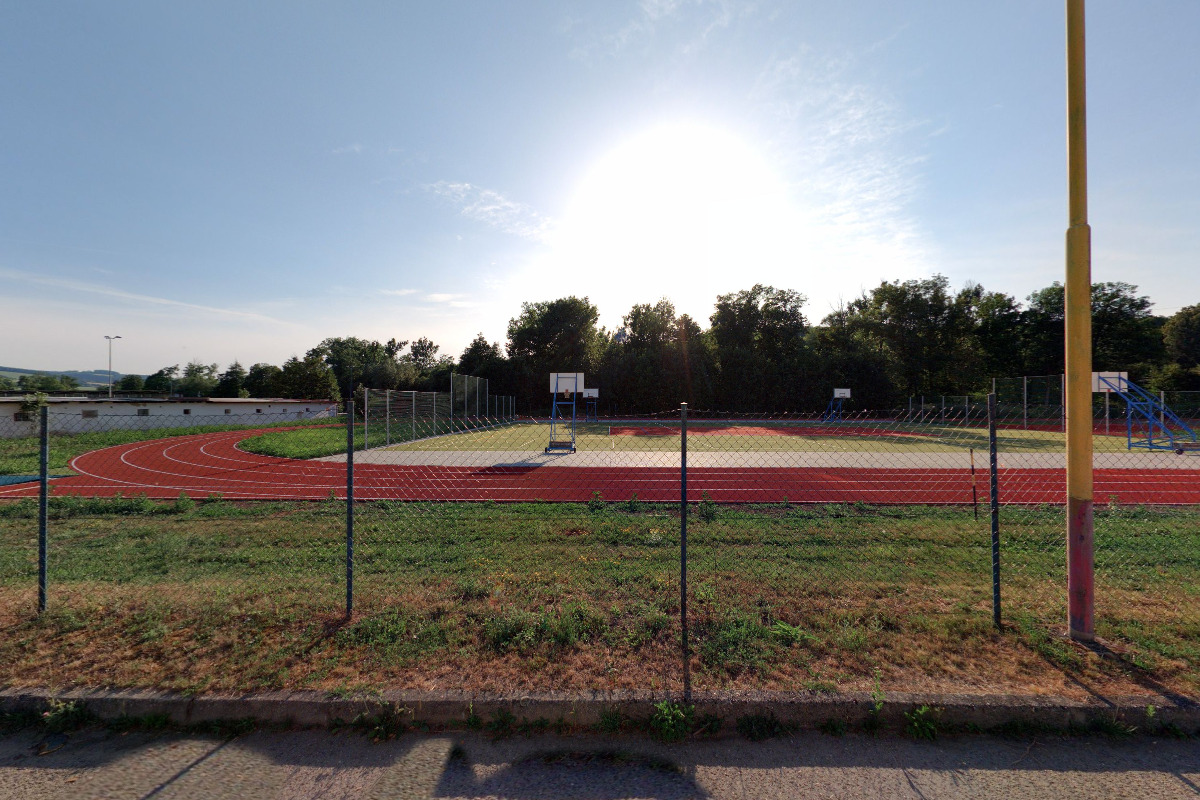 Atletické hřiště Družba foto 2