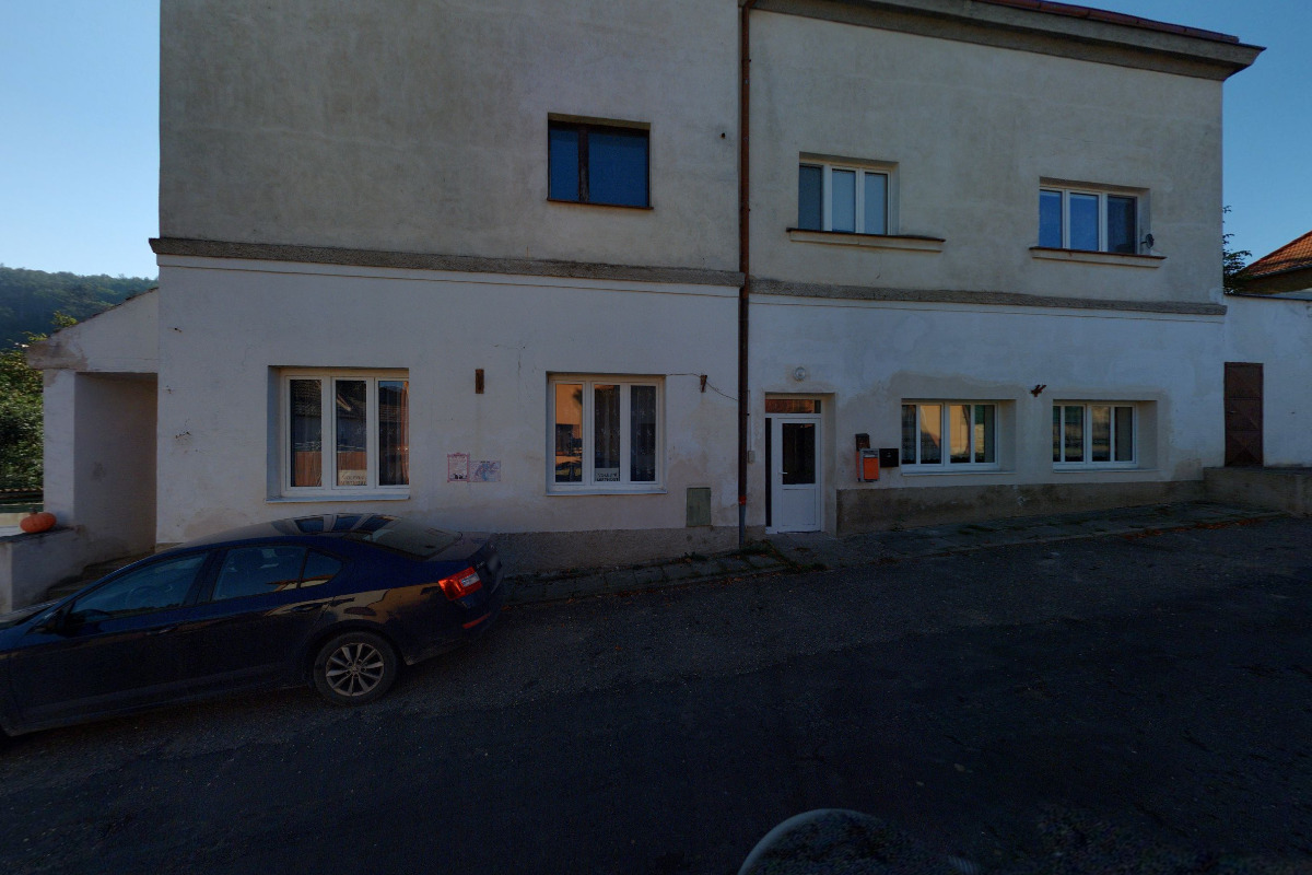 Místní lidová knihovna Stradonice foto 2