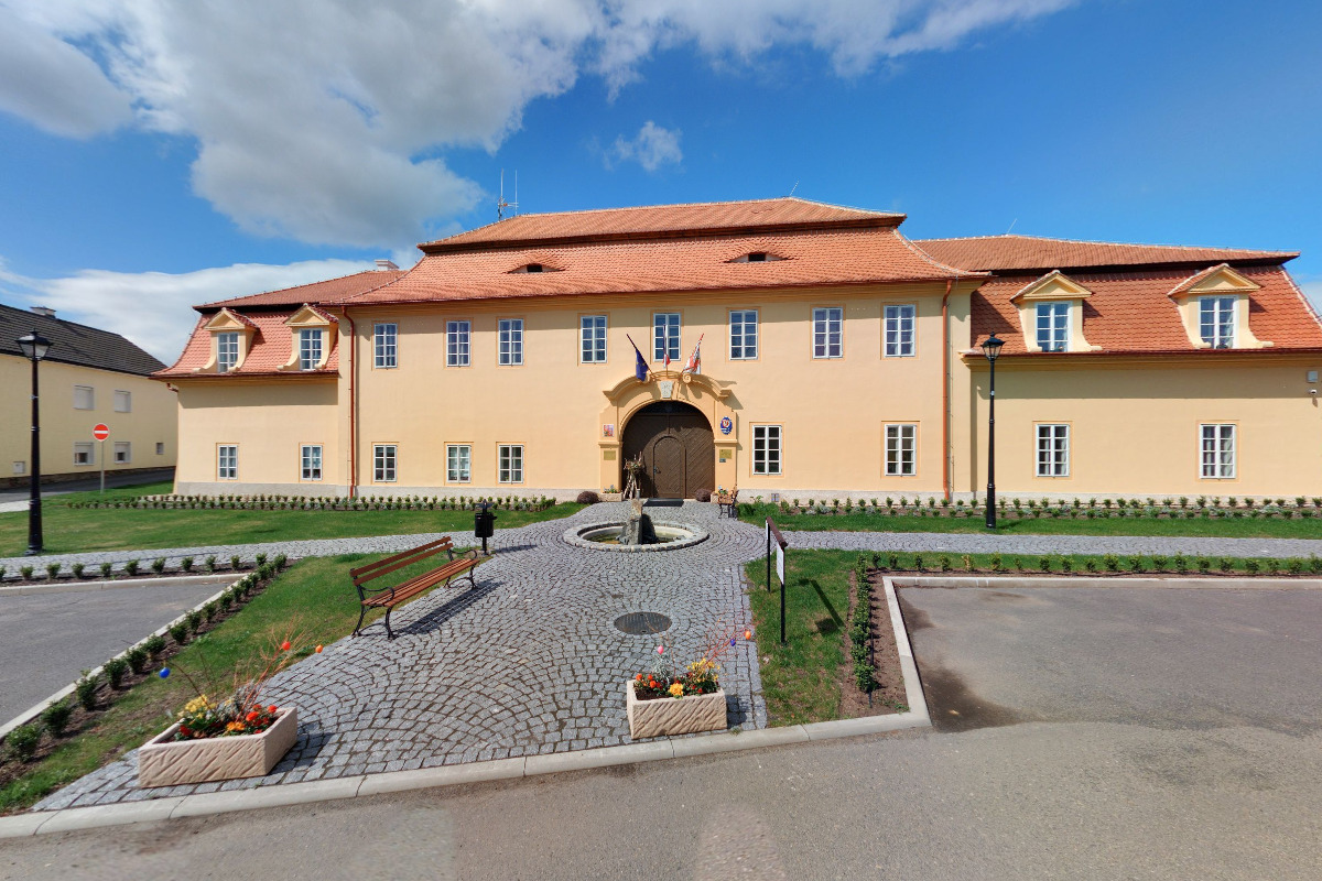 Lukavec - obecní úřad