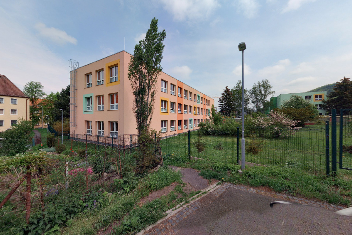 ZŠ Karlovy Vary, Poštovní foto 5