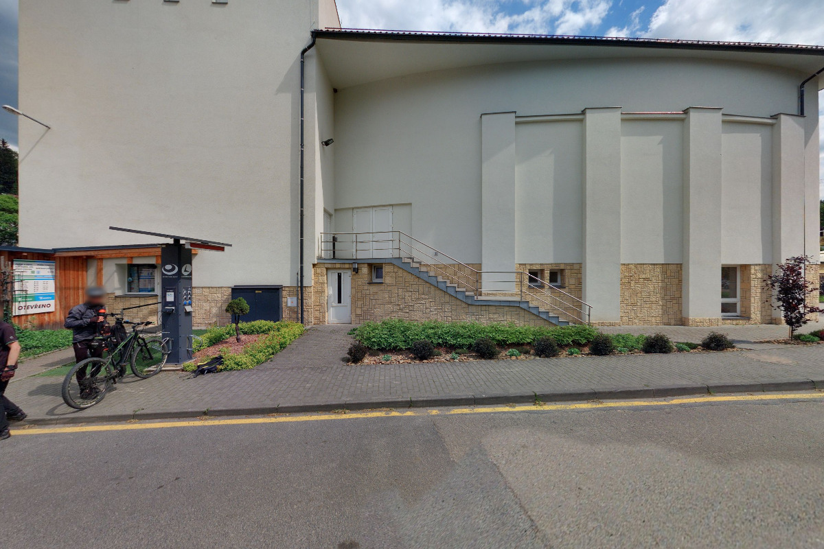 Multifunkční nabíjecí stanice SPOT"