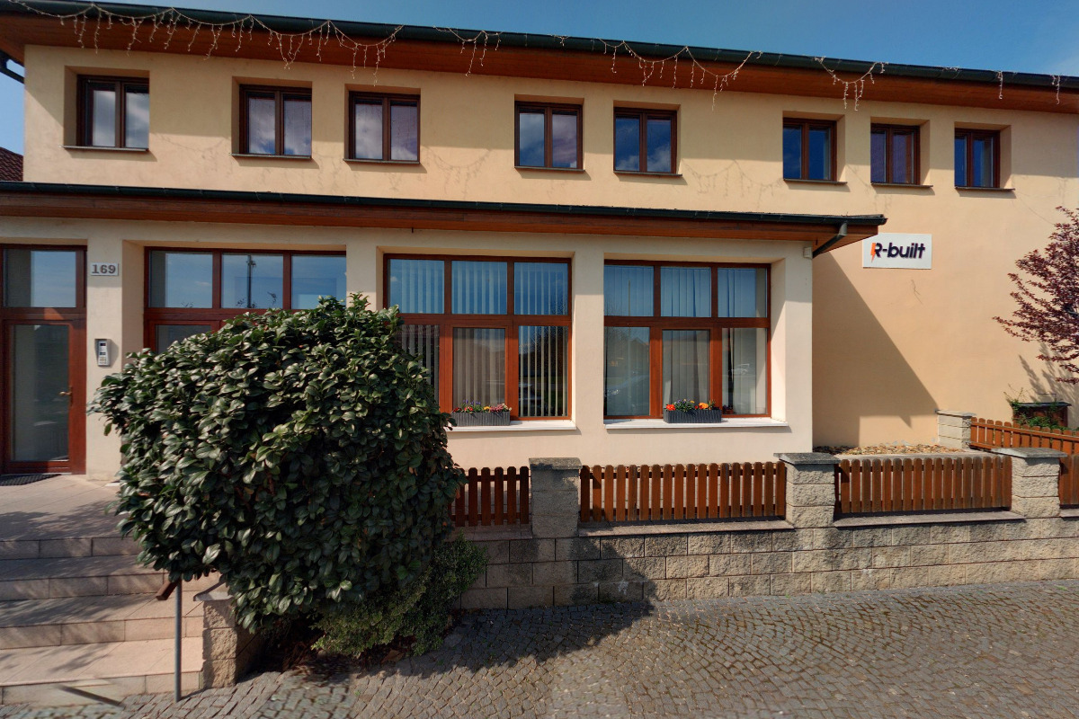 Zámky a kování - R-built s.r.o.