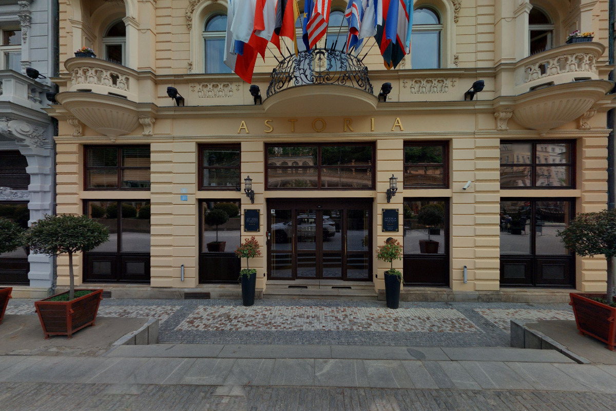 CARL`S Beauty Center Vřídelní foto 5