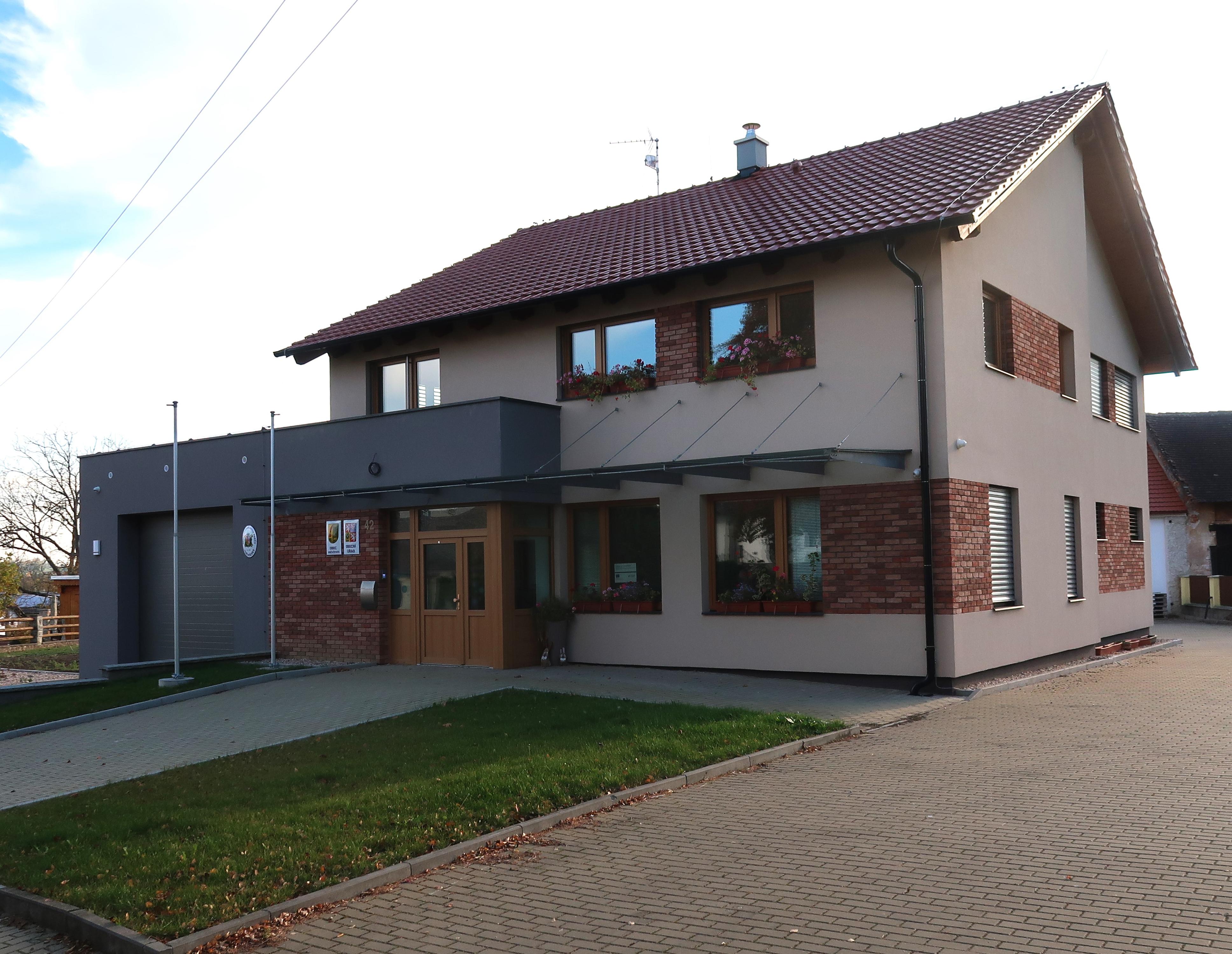 Hněvčeves - obecní úřad