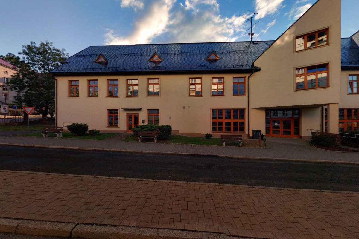 Základní škola a Mateřská škola, Jilemnice, Komenského 103 foto 2