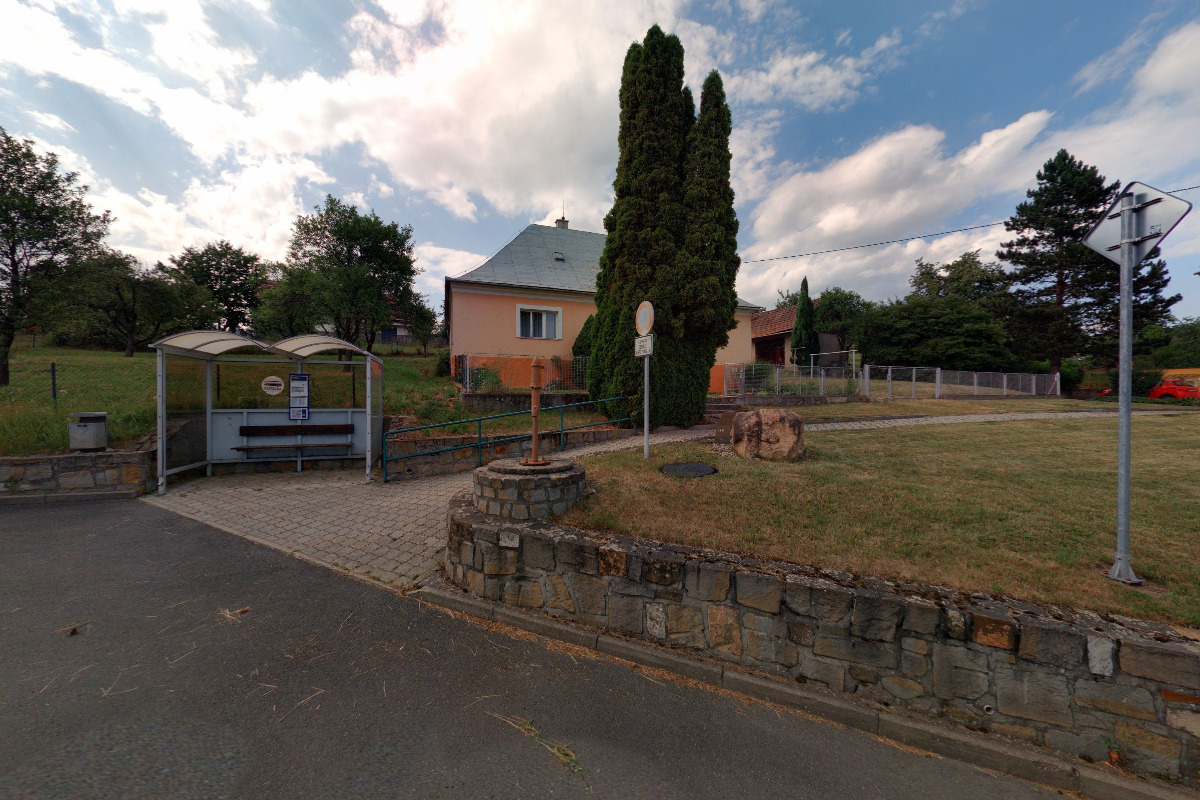 Římskokatolická farnost Hvozdná