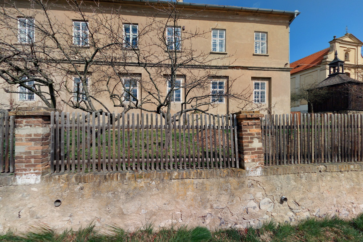 Římskokatolická farnost Sutom