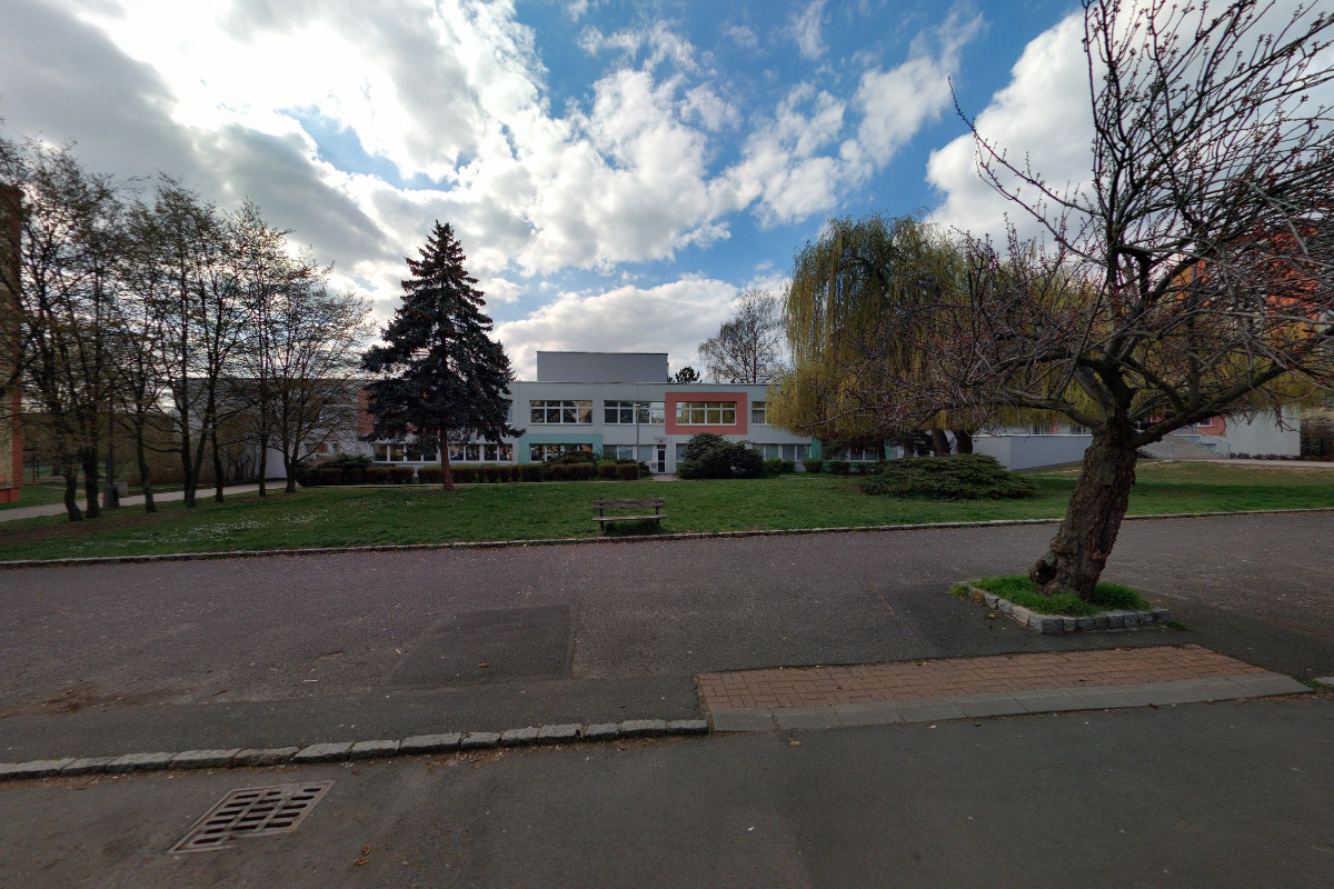 Vyšší odborná škola ekonomická, sociální a zdravotnická Most foto 4