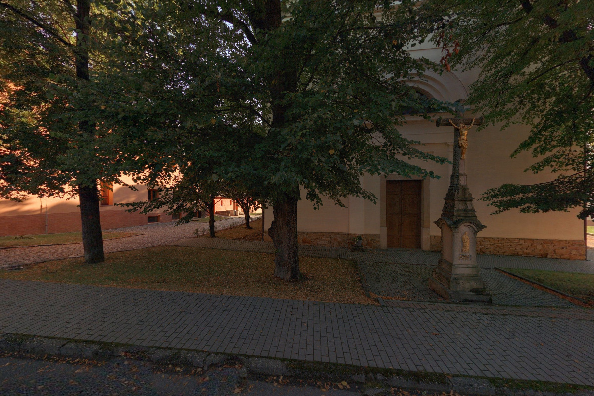 Římskokatolická farnost Komňa