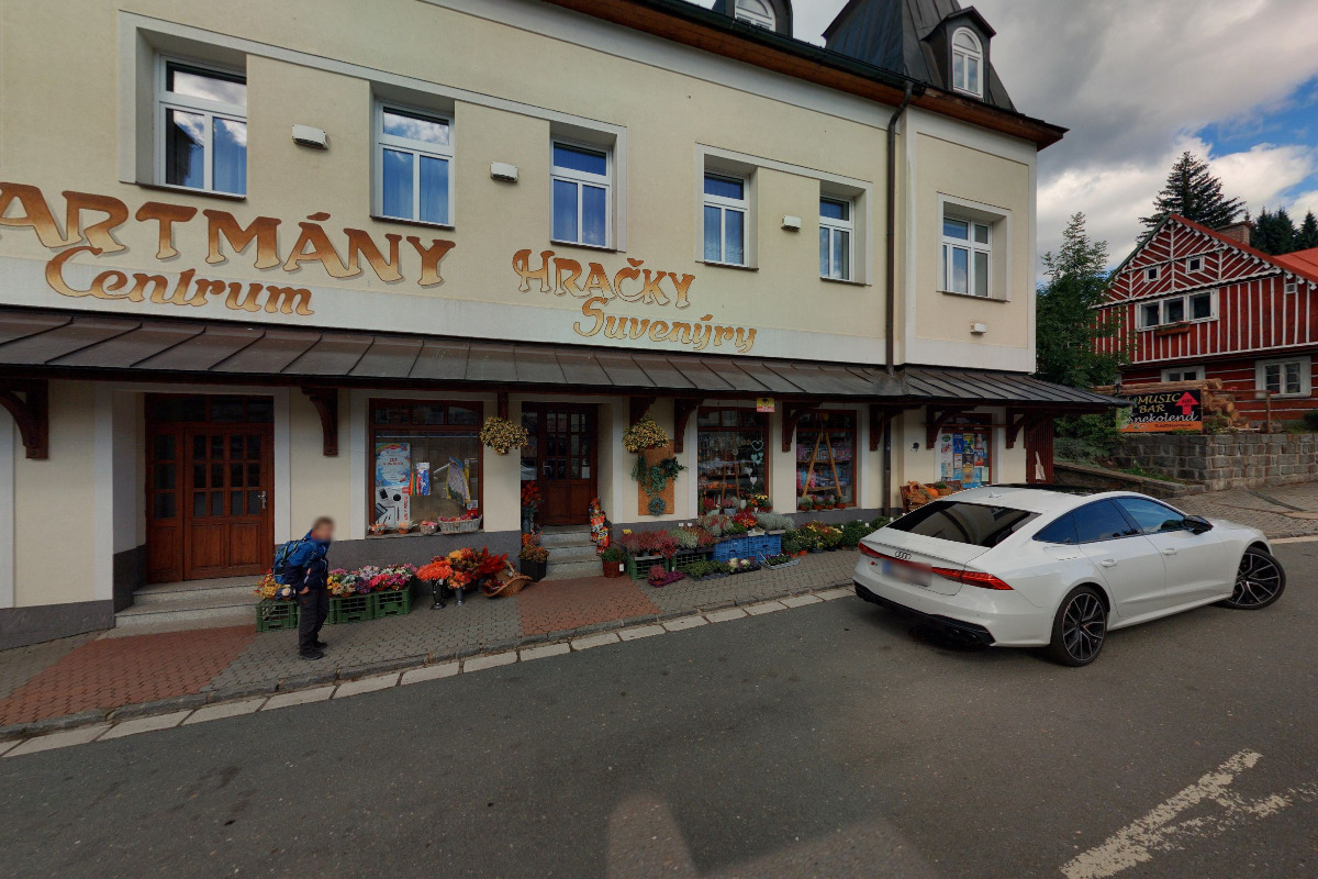 Šárka Slavíková - drogerie-papírnictví