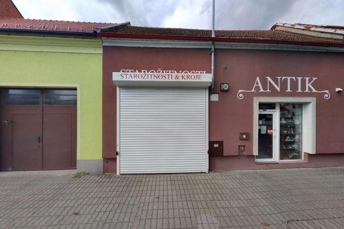 Antik & Starožitnosti, Kroje - Hynek Lučan foto 2