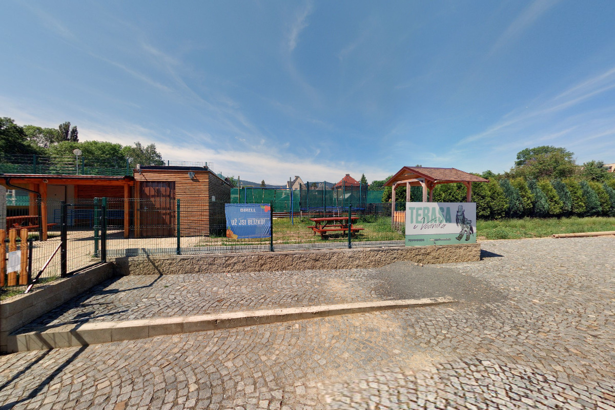 Tenisové kurty Vápenka foto 1