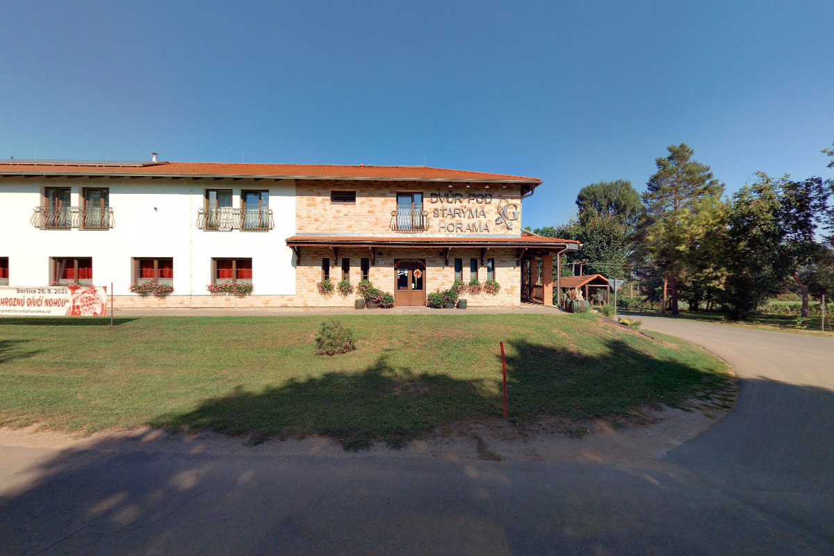 VINAŘSTVÍ - DVŮR POD STARÝMA HORAMA, s.r.o. foto 4