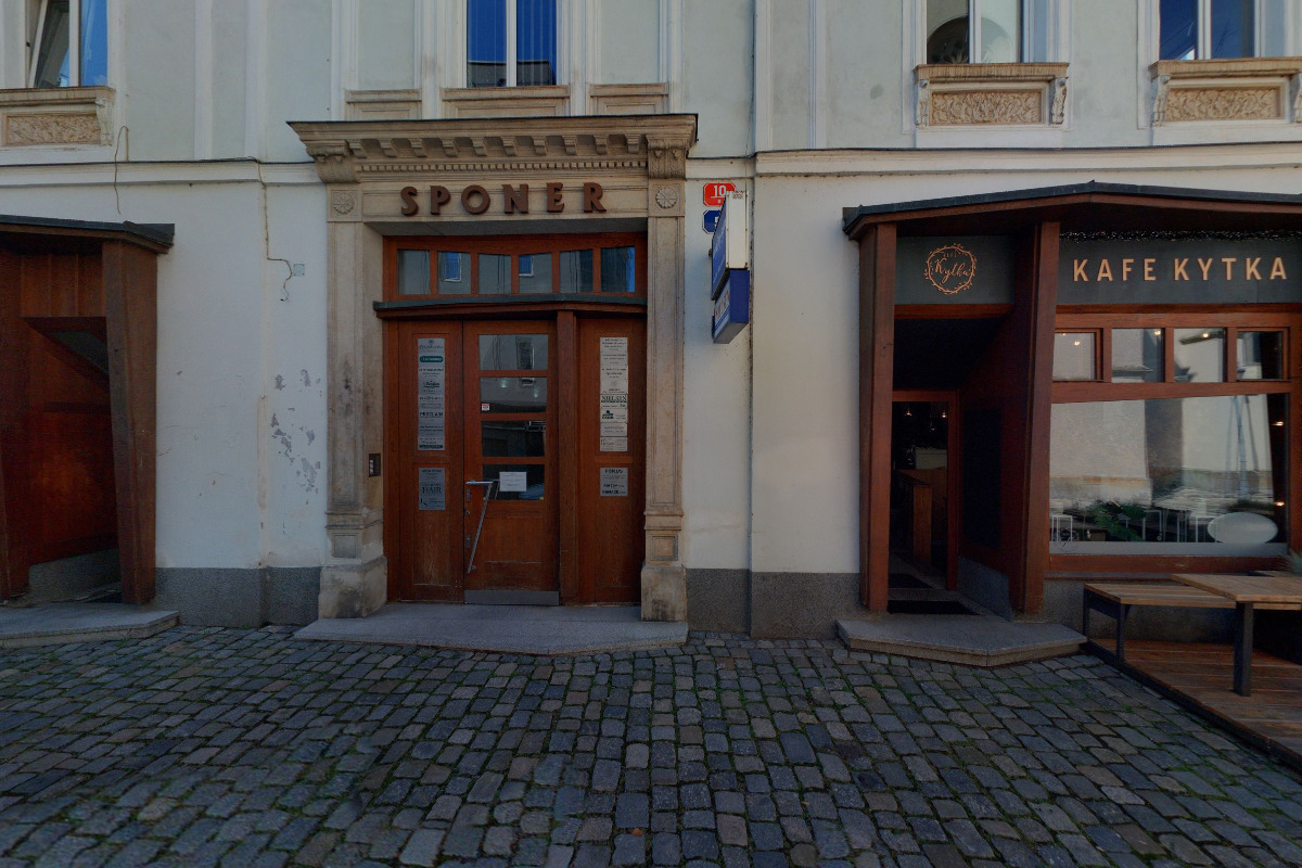 Notářka Mgr. Denisa Van Geet