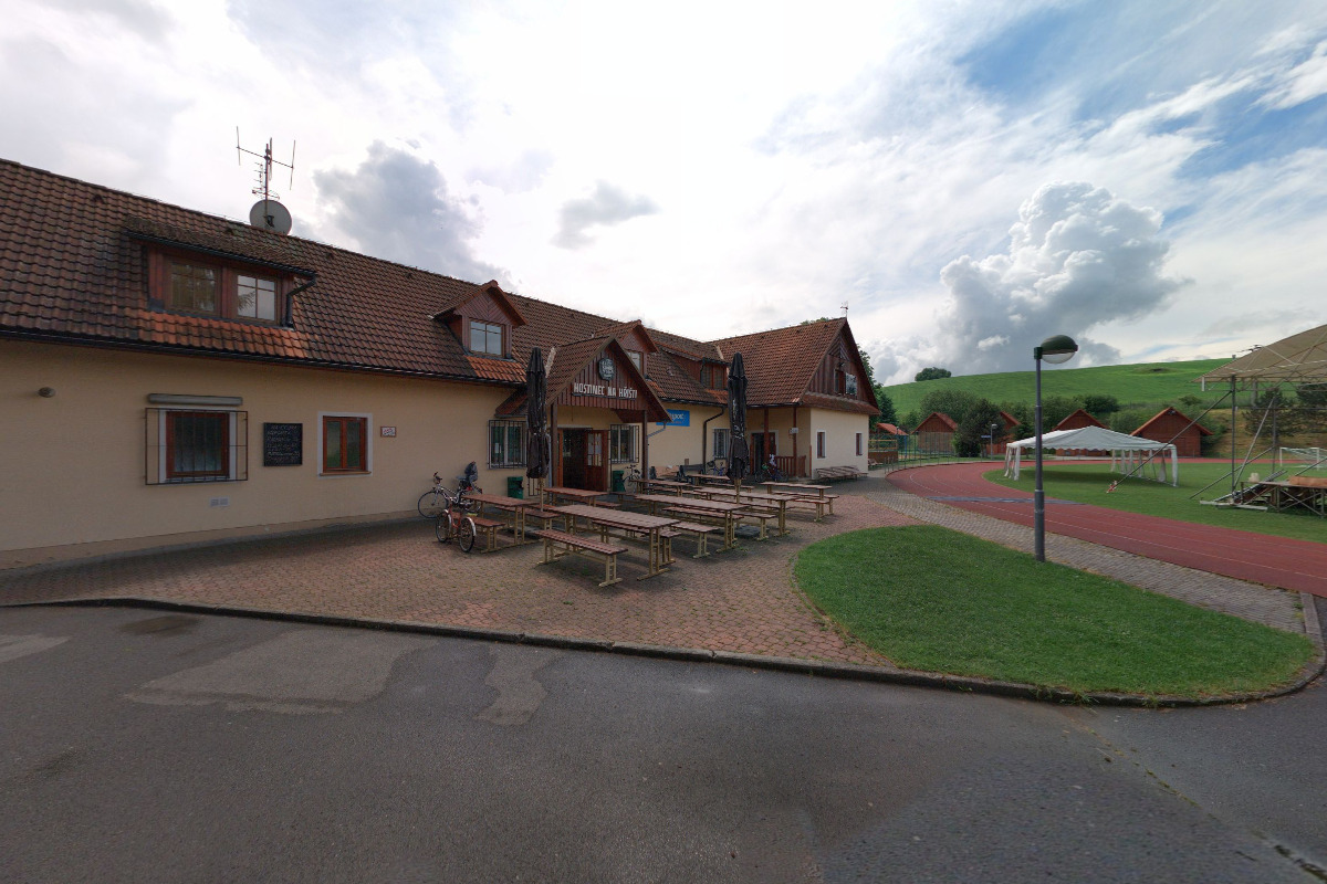 Hostinec na hřišti
