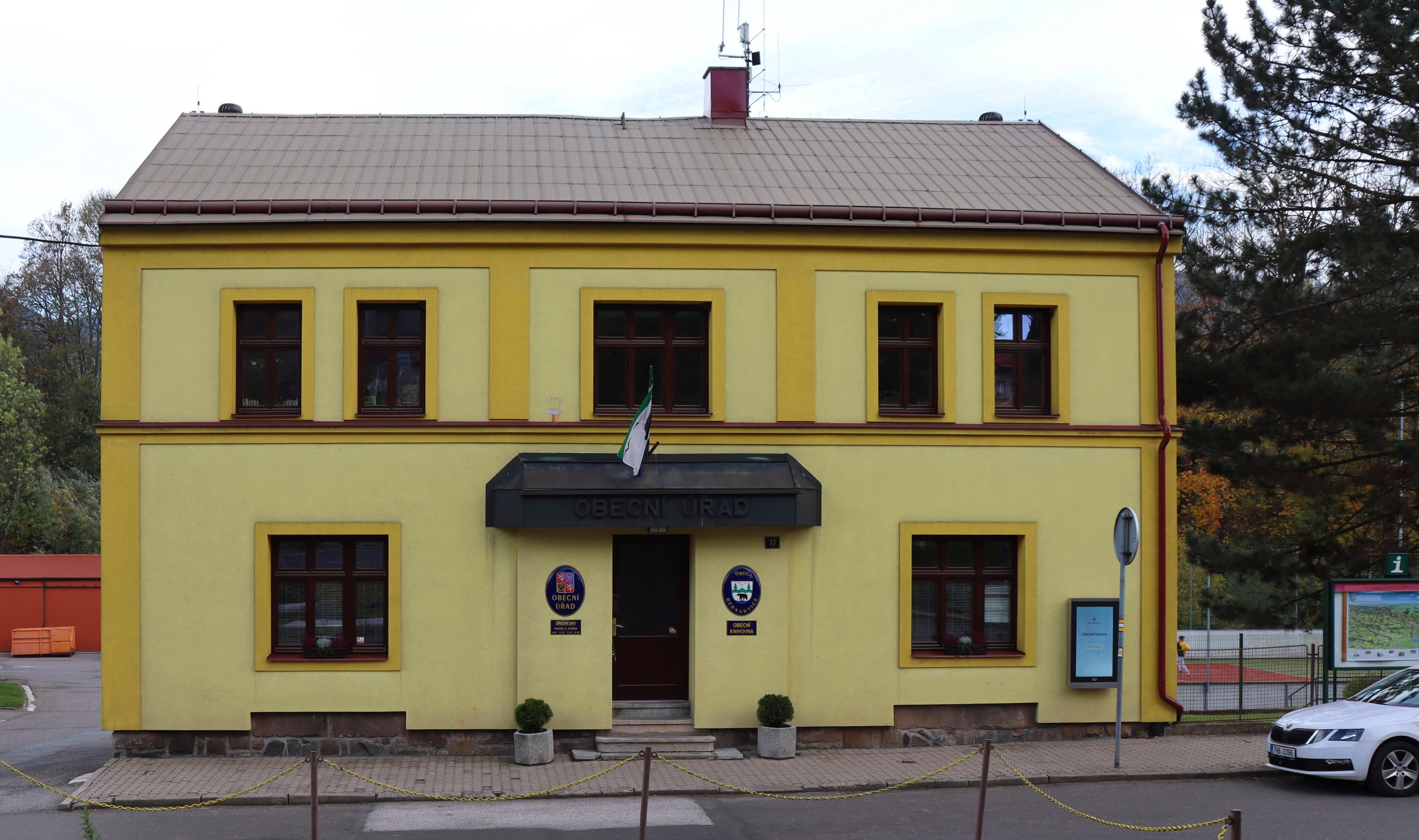 Bernartice - obecní úřad foto 5