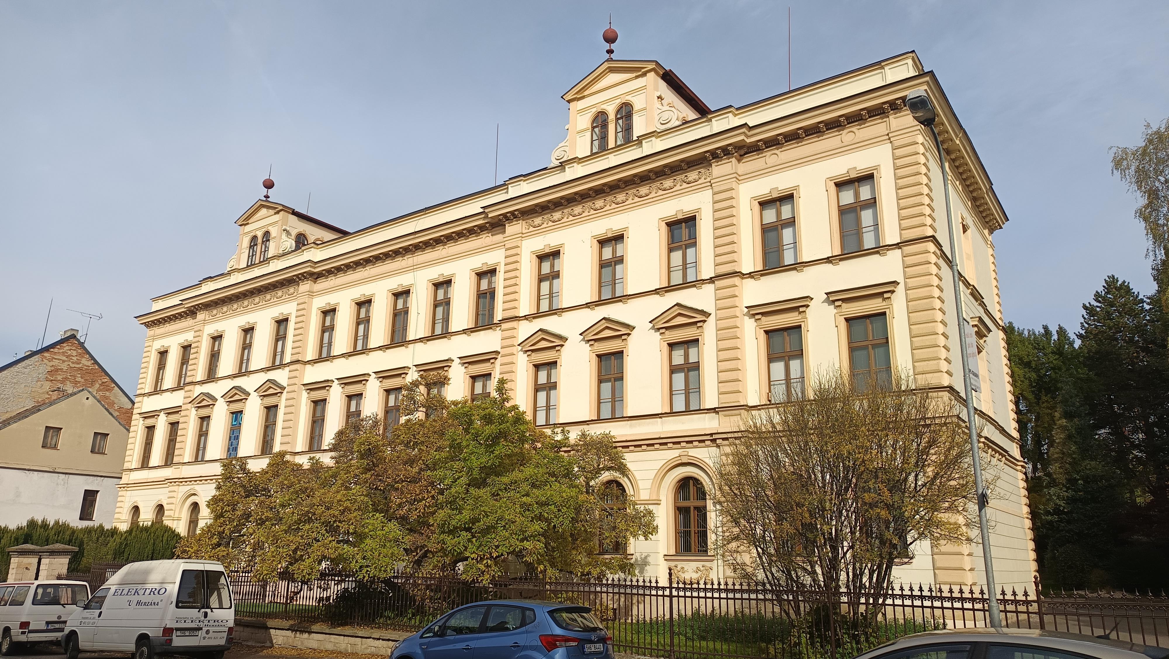 Lepařovo gymnázium Jičín foto 5