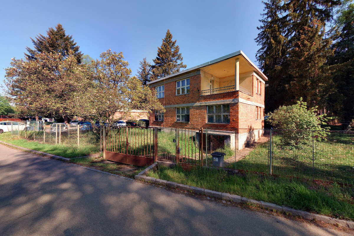 Centrum pro fotodynamickou léčbu - Krajská nemocnice T. Bati