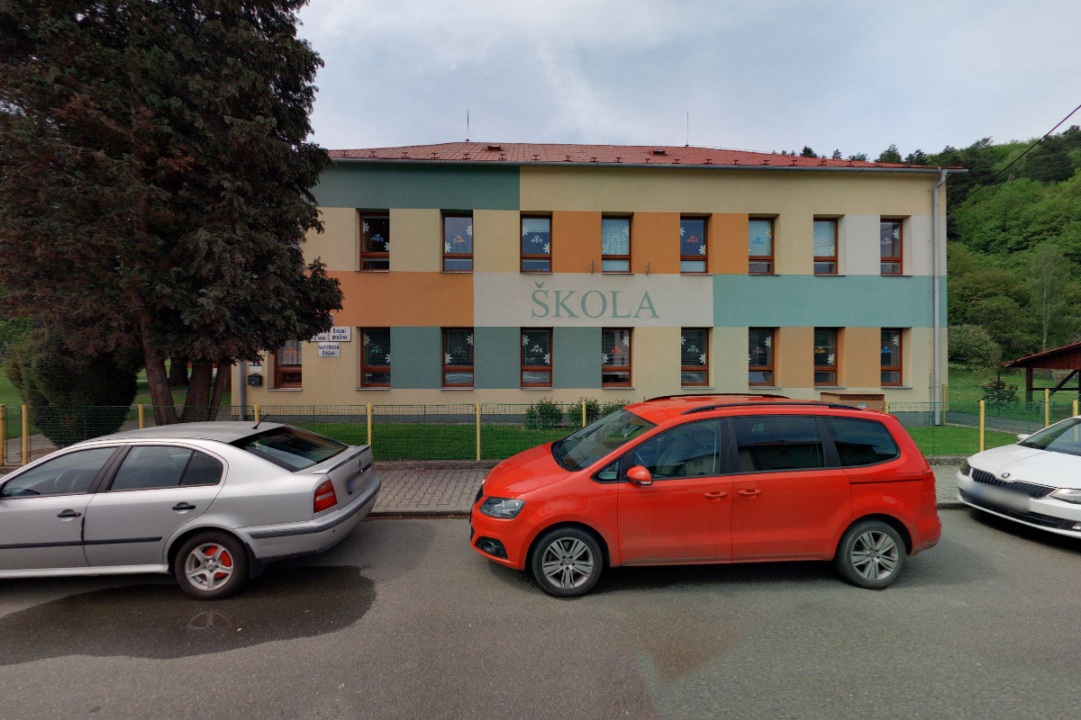 Základní škola Lhota u Vsetína