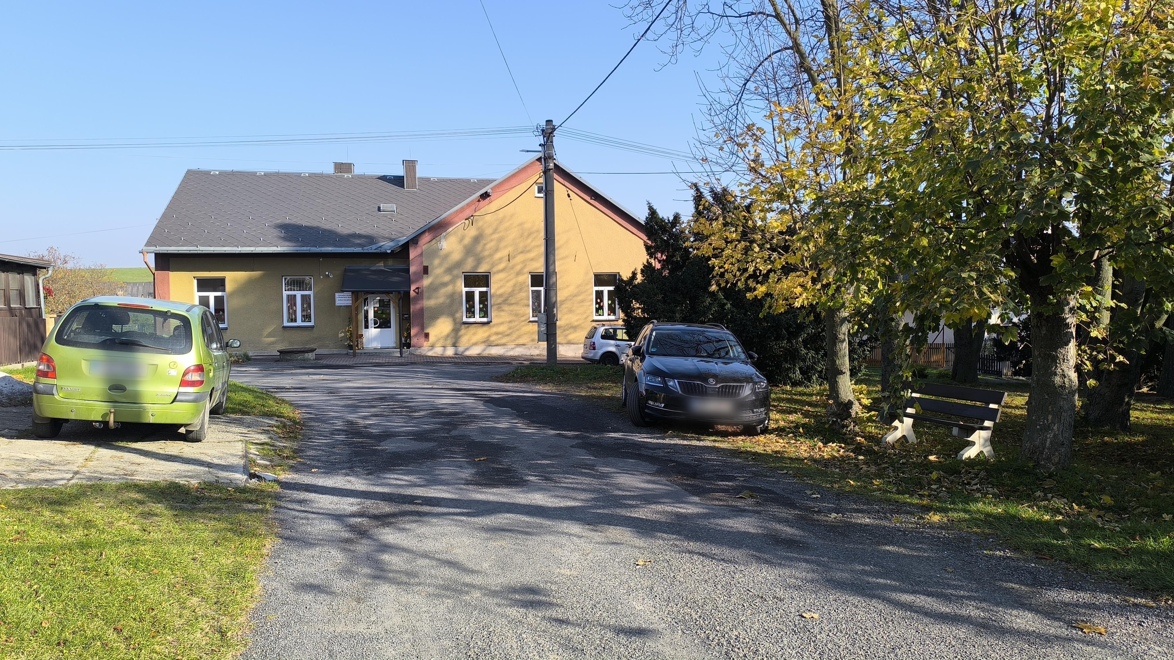 ZŠ a MŠ Velké Heraltice, Sádek foto 2