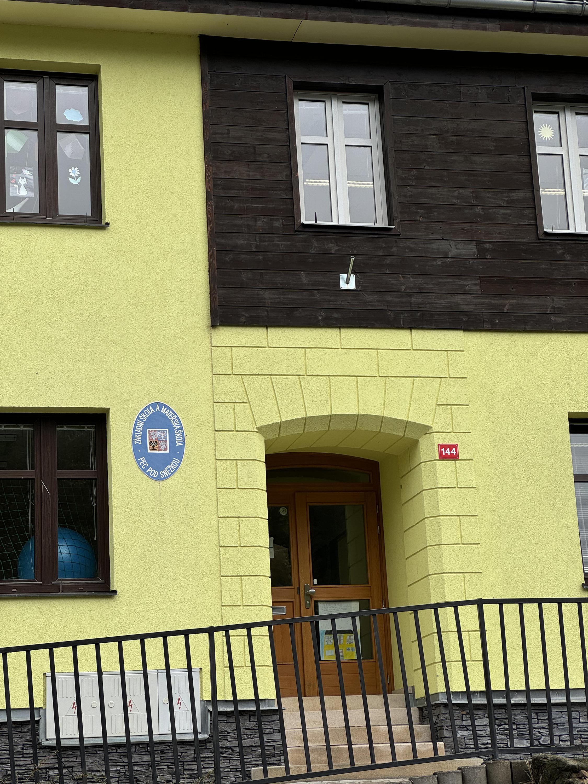 ZŠ a MŠ Pec pod Sněžkou foto 4