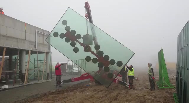 Bc. Jiří Marek - velkoformátové zasklívání foto 2 (náhled videa)