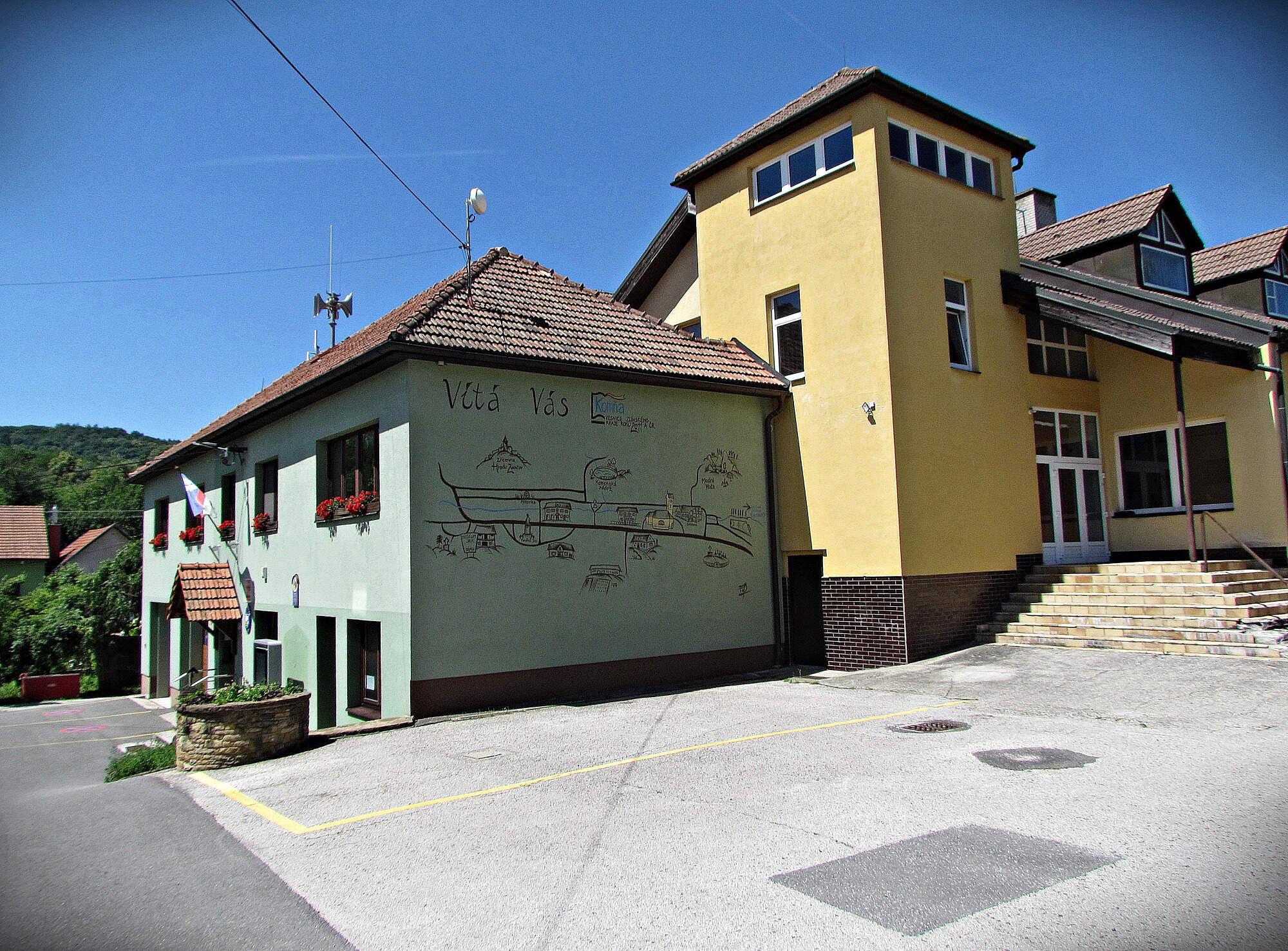 Komňa - obecní úřad foto 5