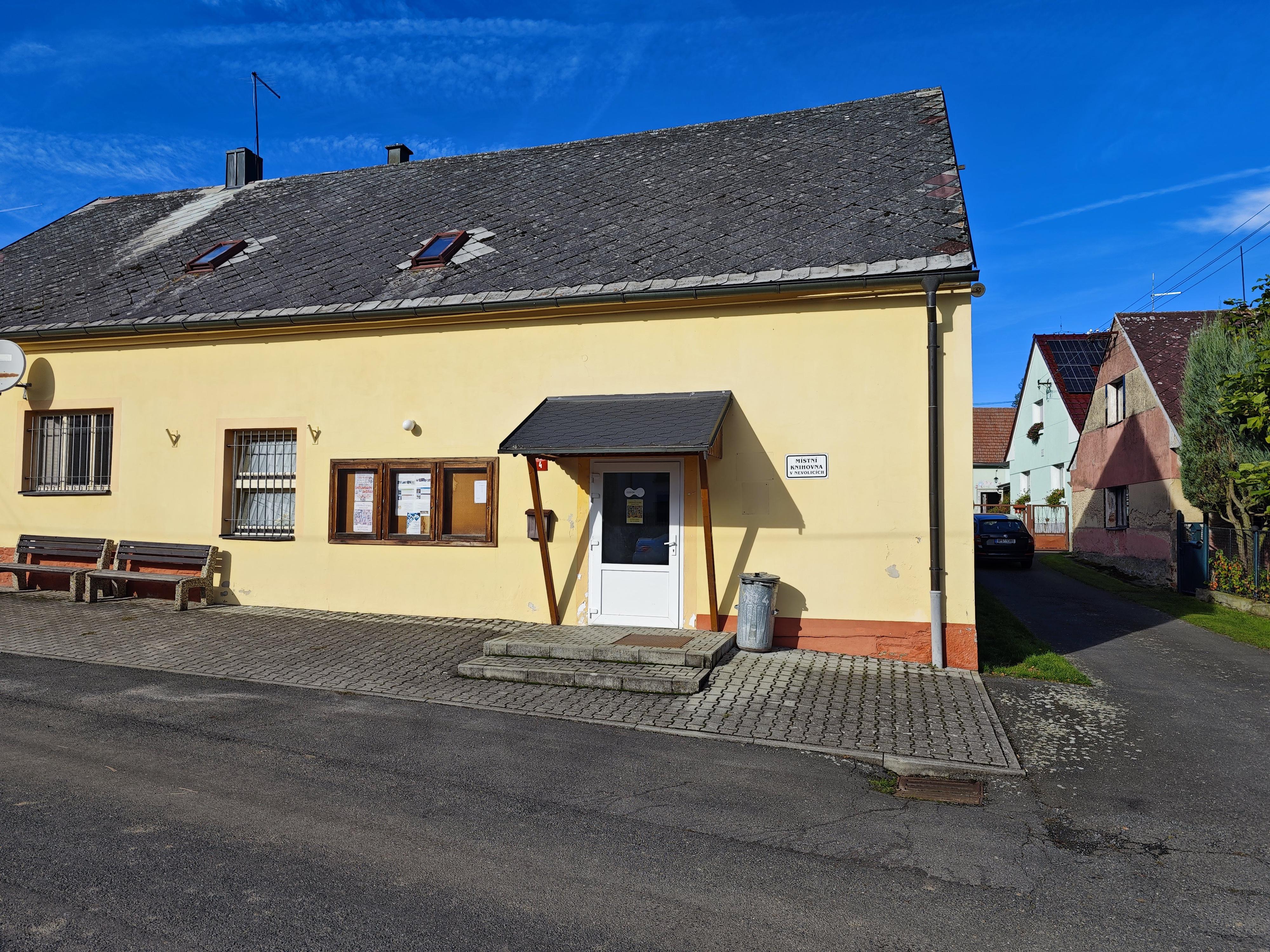 Místní knihovna Nevolice foto 4