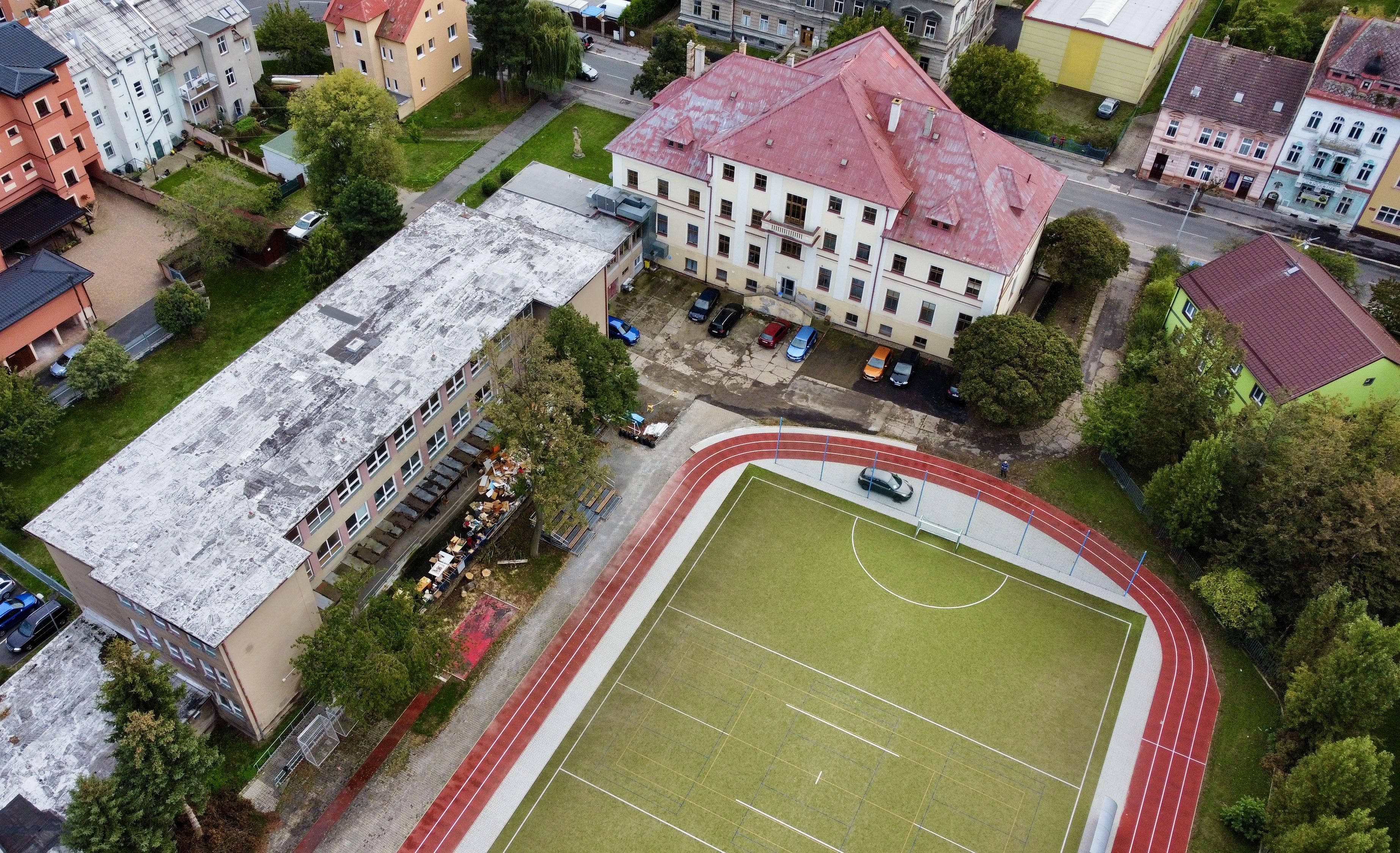 ZŠ Chomutov, Školní foto 4