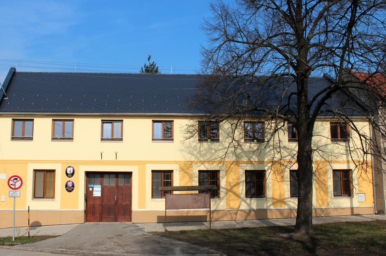 Ústín - obecní úřad