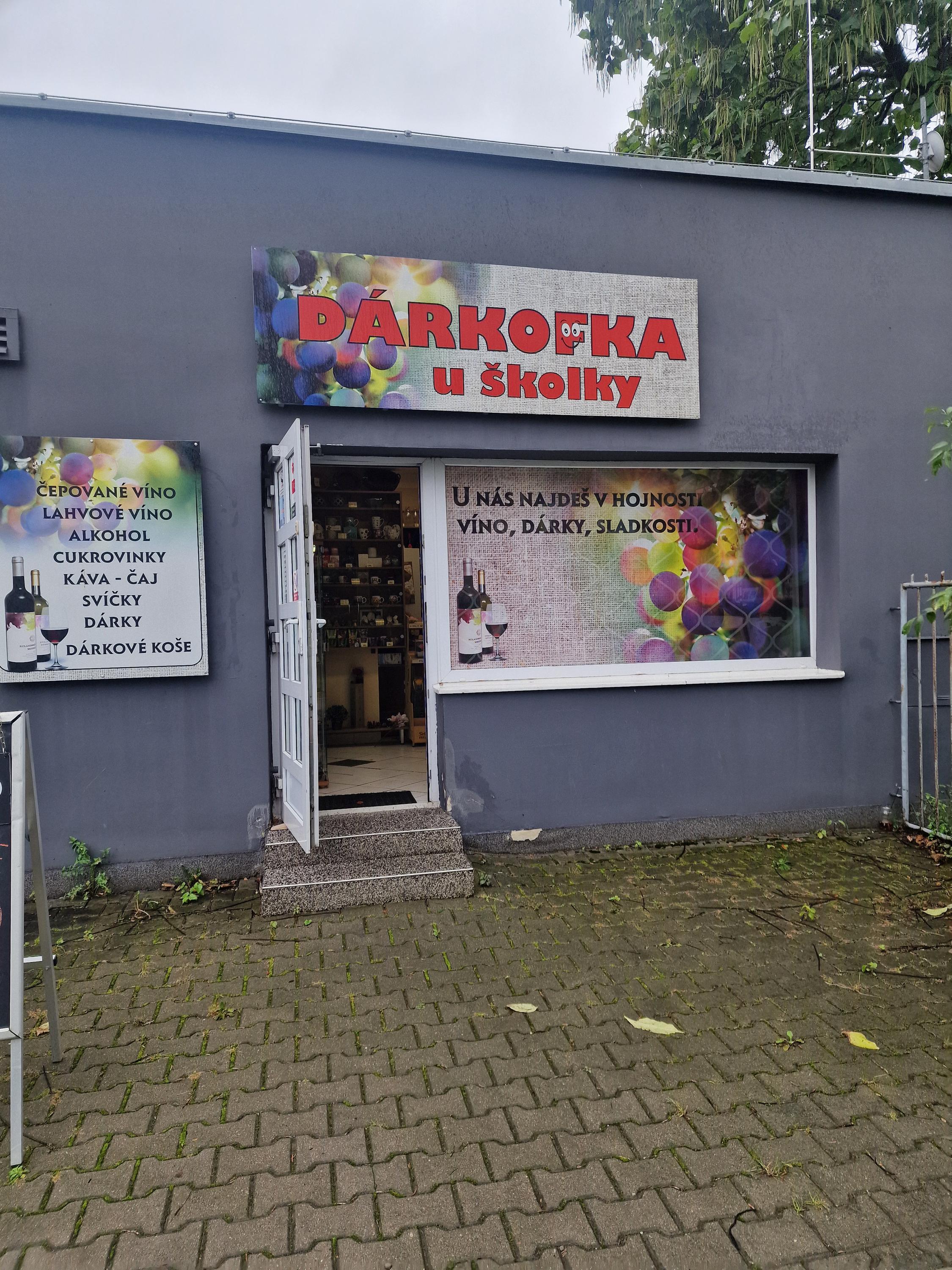 Dárkofka u školky foto 2