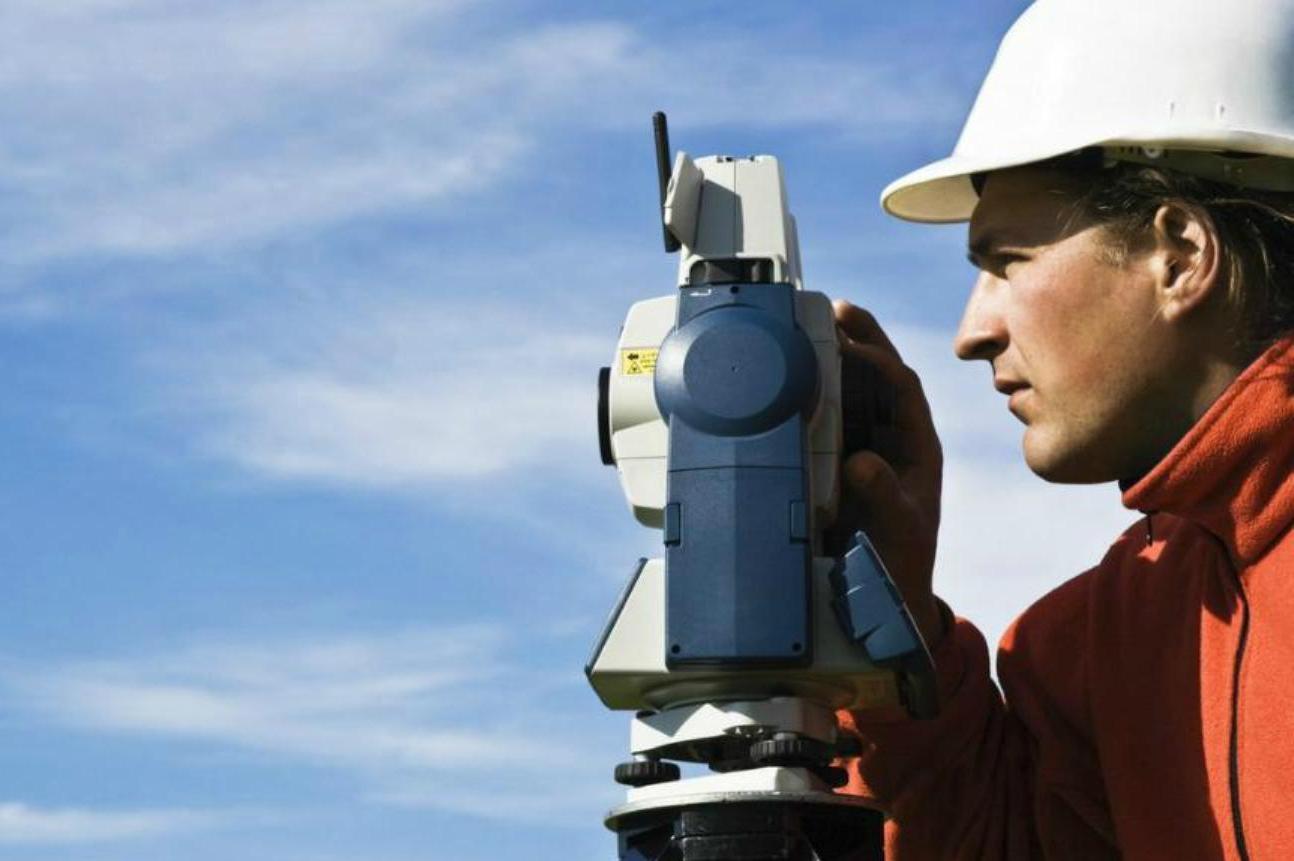 JAK ROZDĚLIT VÁŠ POZEMEK NA VÍCE PARCEL?