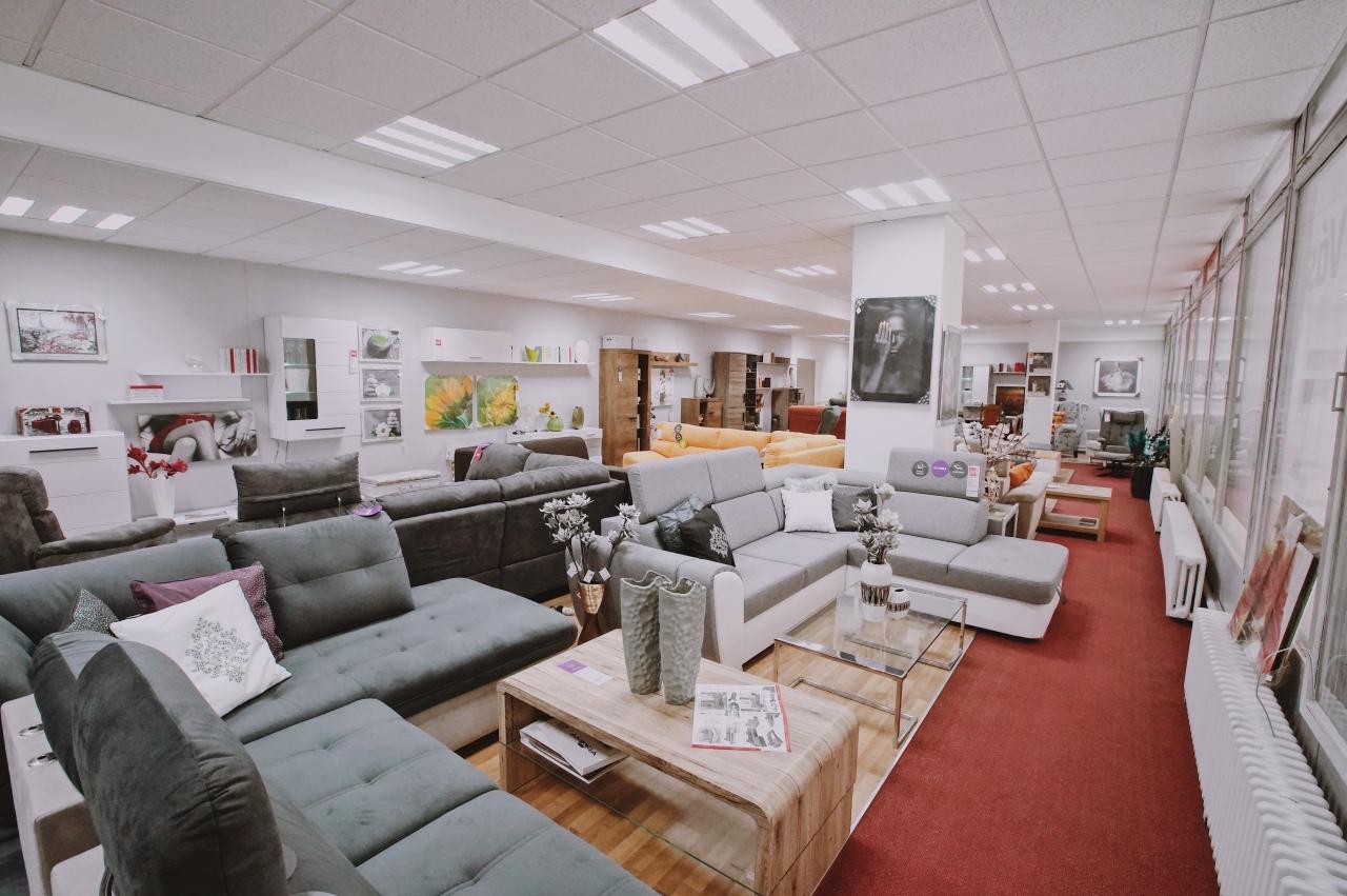 Black Red White CZ foto 1