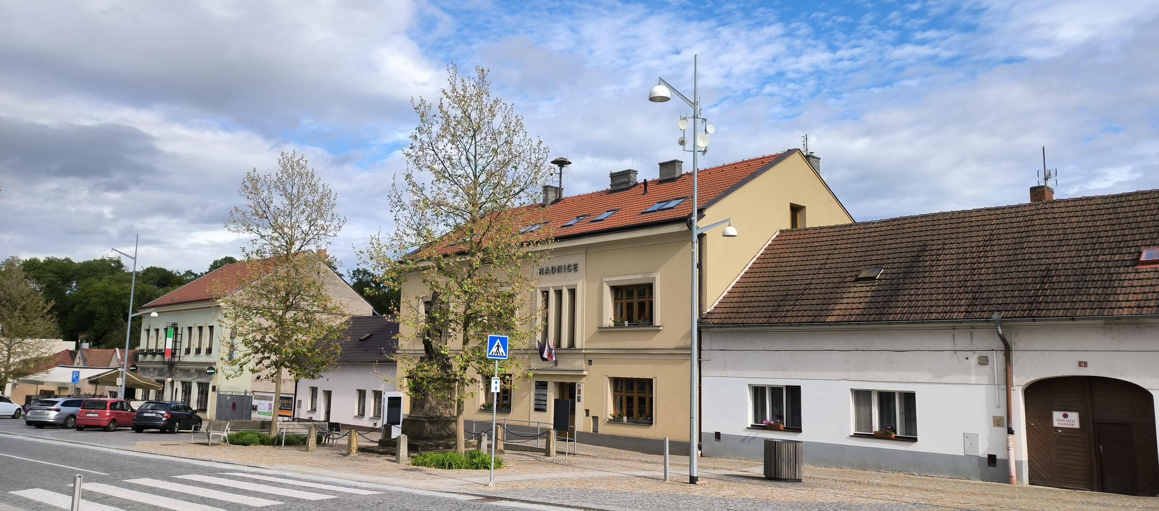 Úvaly - městský úřad foto 4
