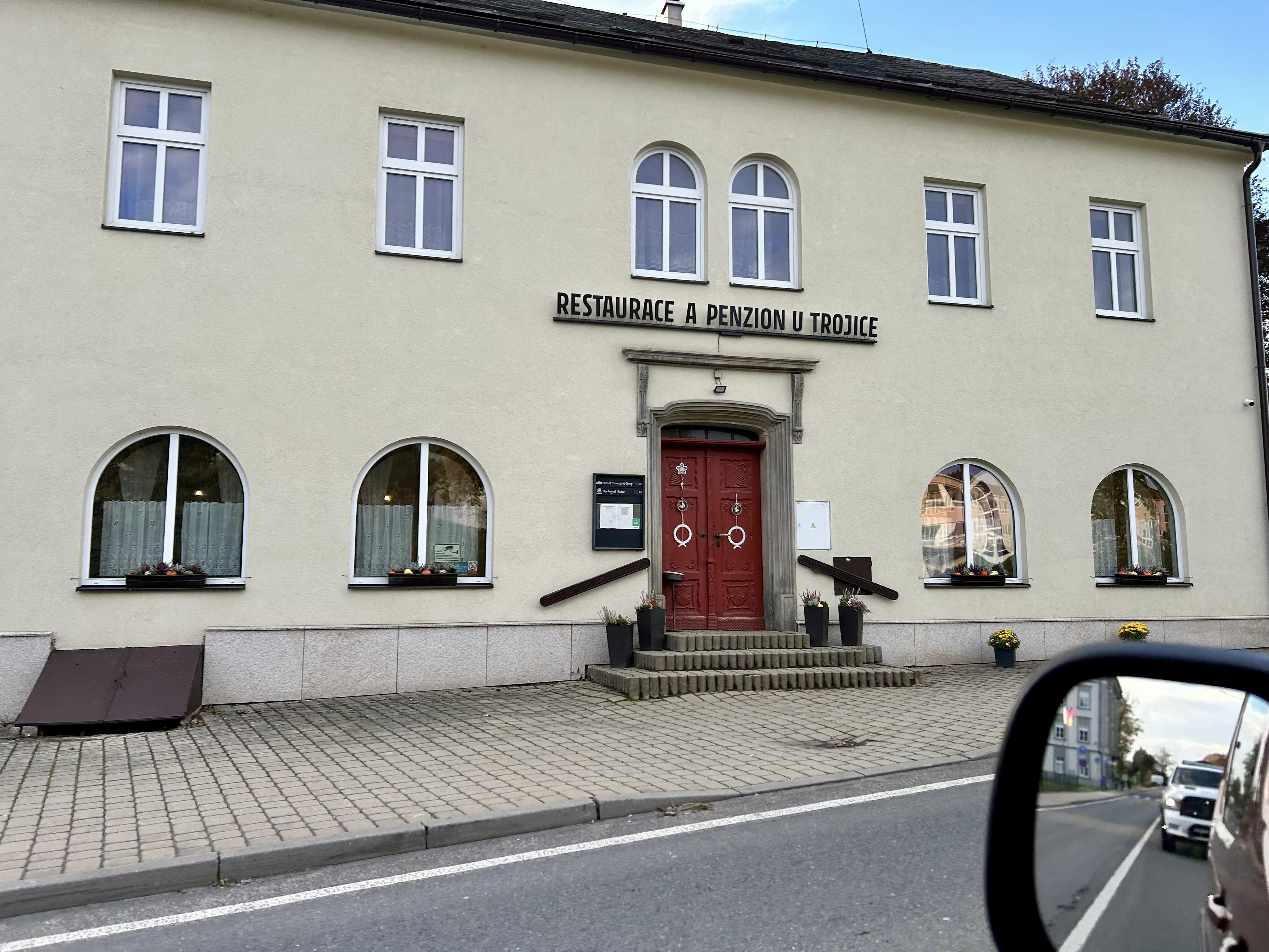 Restaurace a penzion u Trojice foto 1