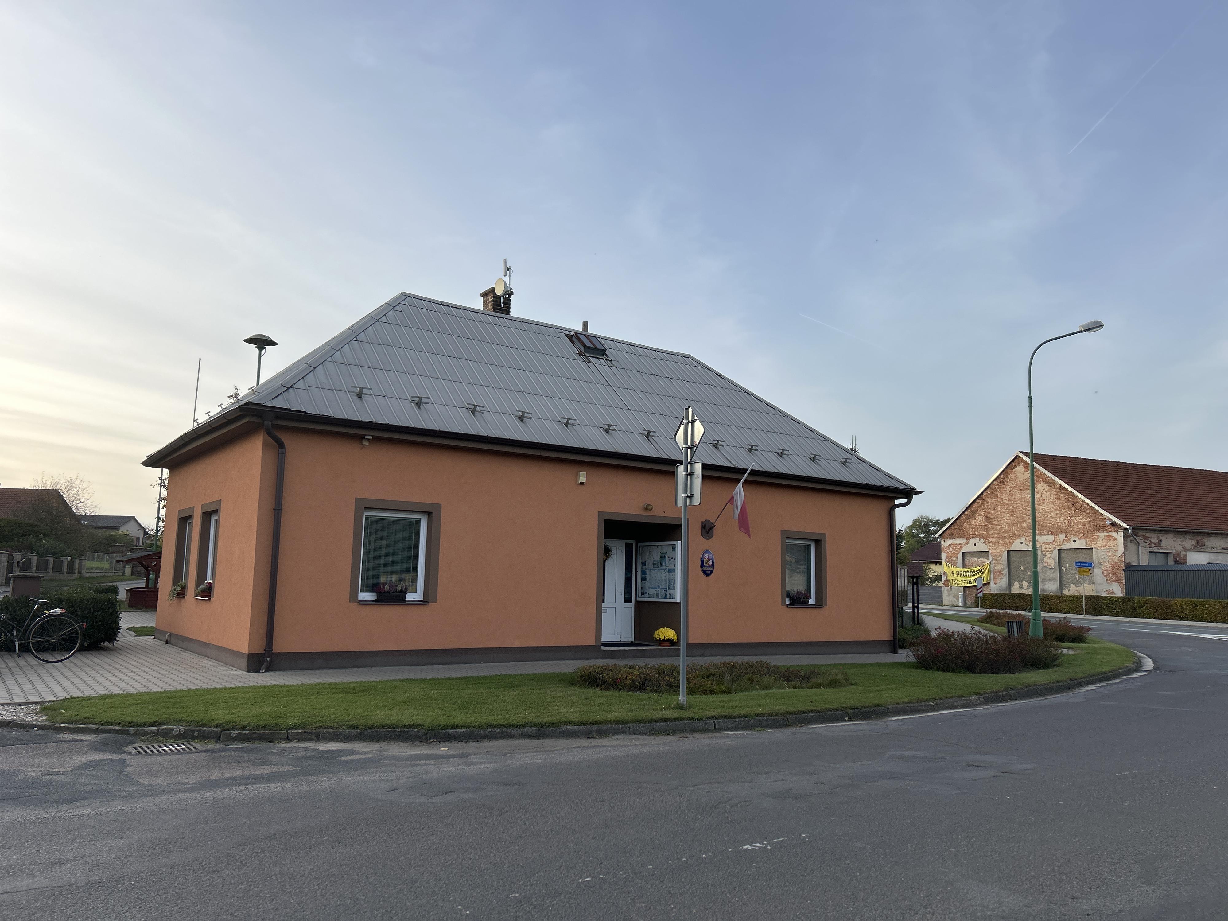 Valy - obecní úřad foto 5