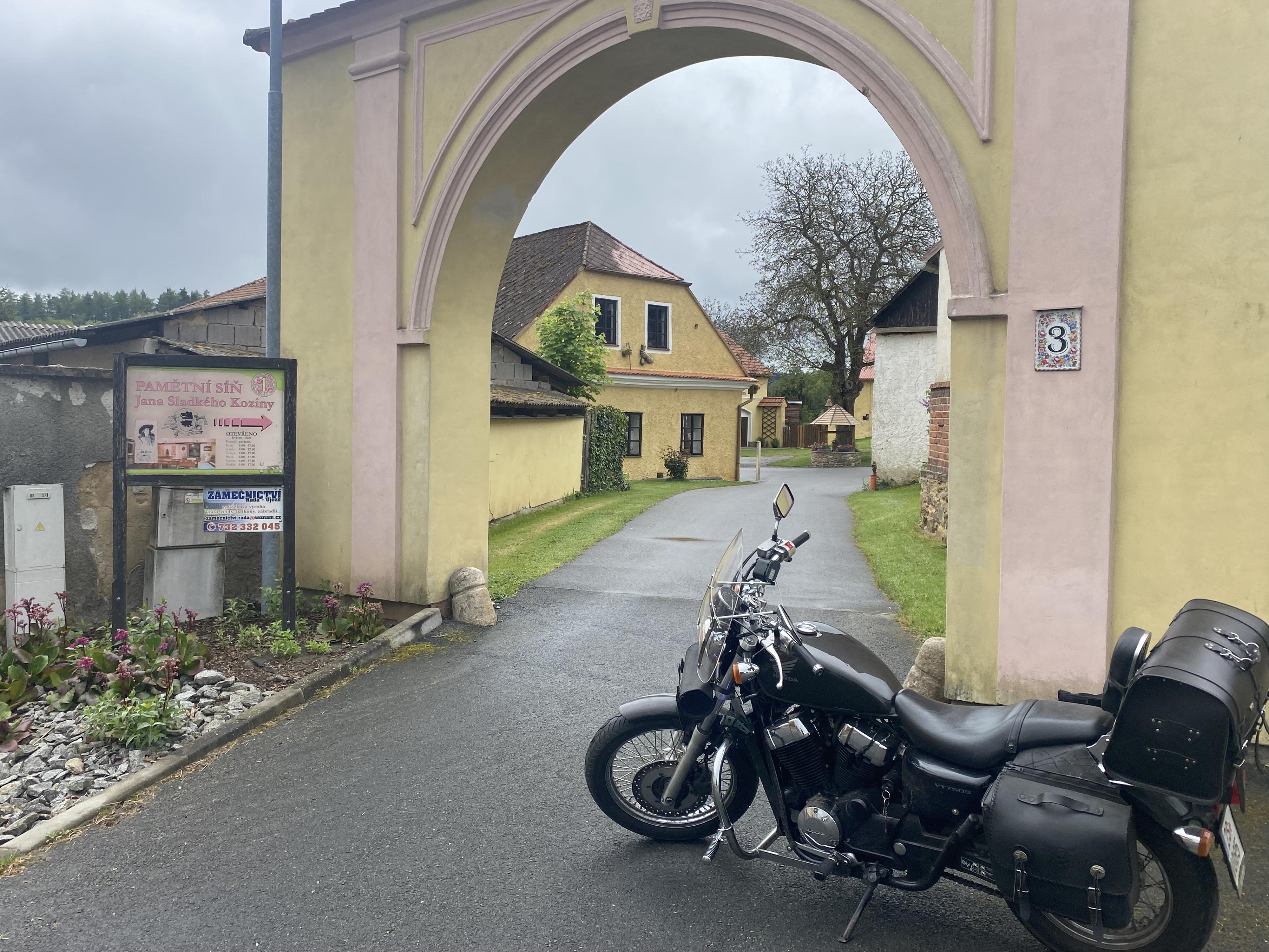 Pamětní síň Jana Sladkého Koziny Újezd foto 2