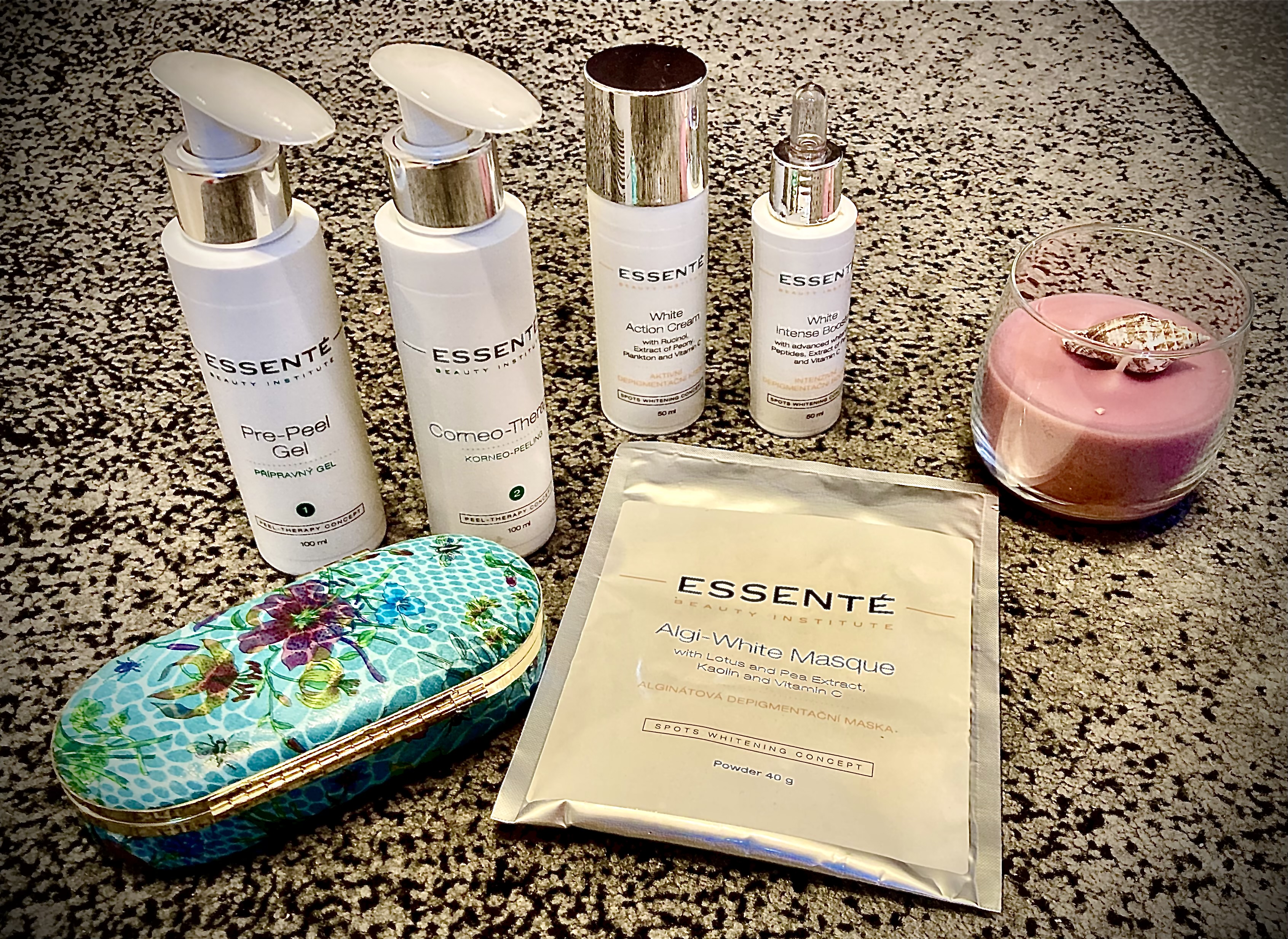 Denisa Hilgardová - KosmaDena foto 3