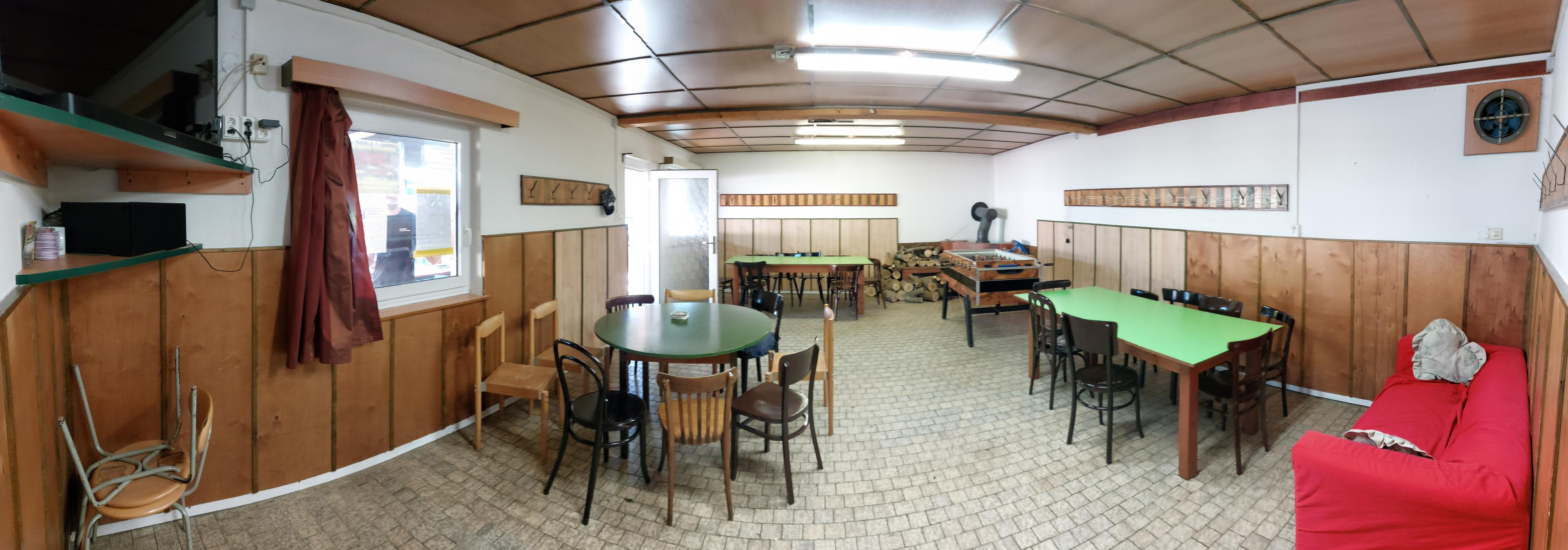 Bufet na hřišti foto 1