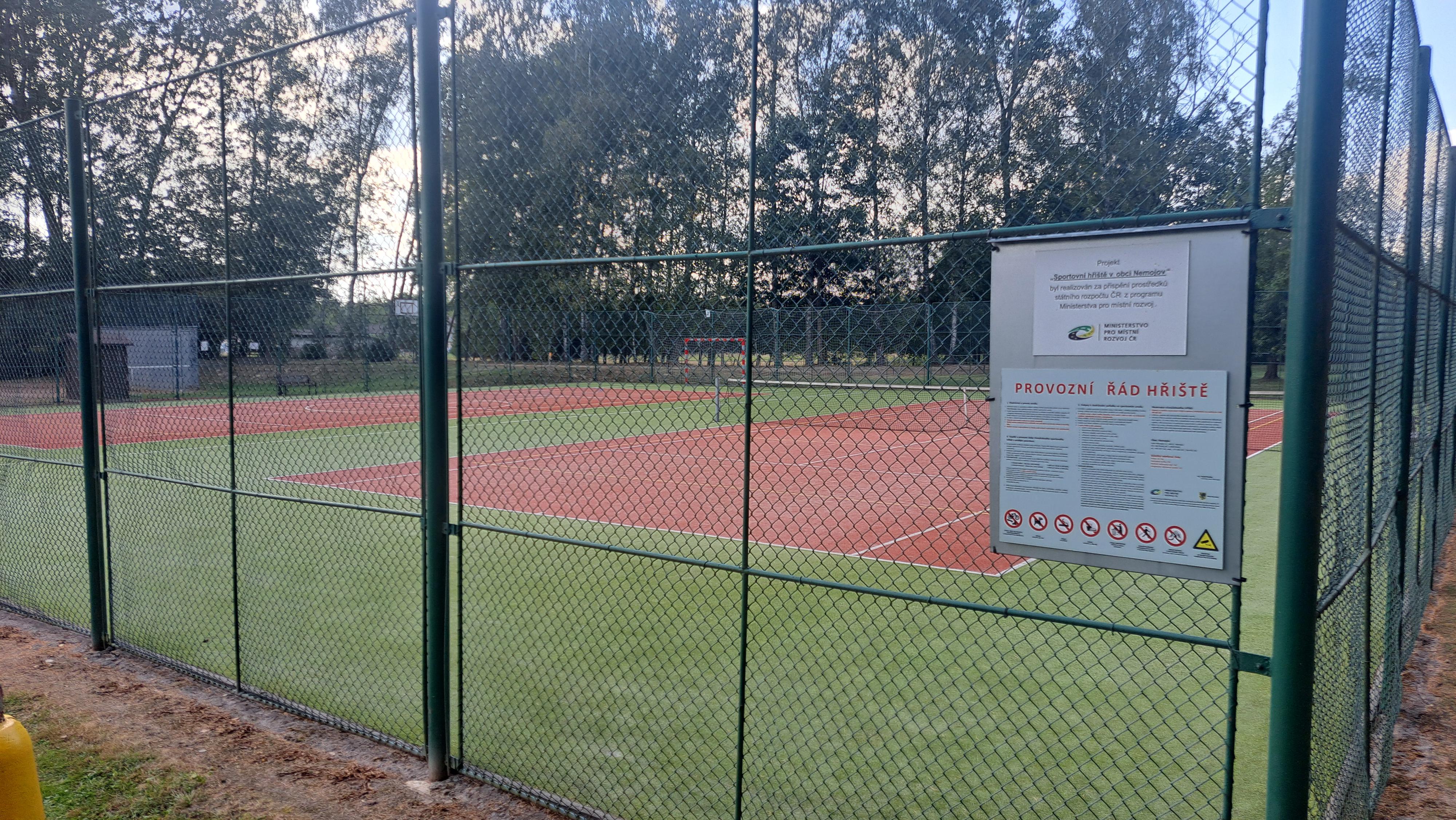 Tenisové kurty Nemojov foto 2