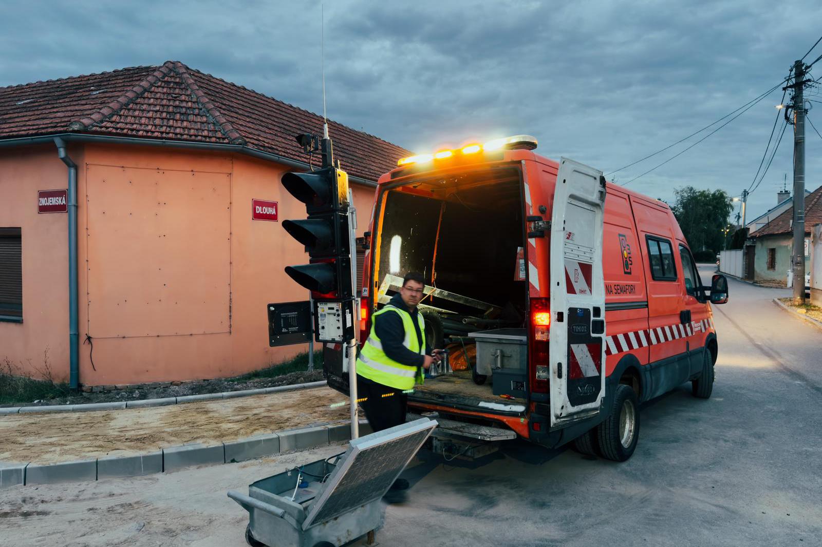 Třícestné semafory, s.r.o.