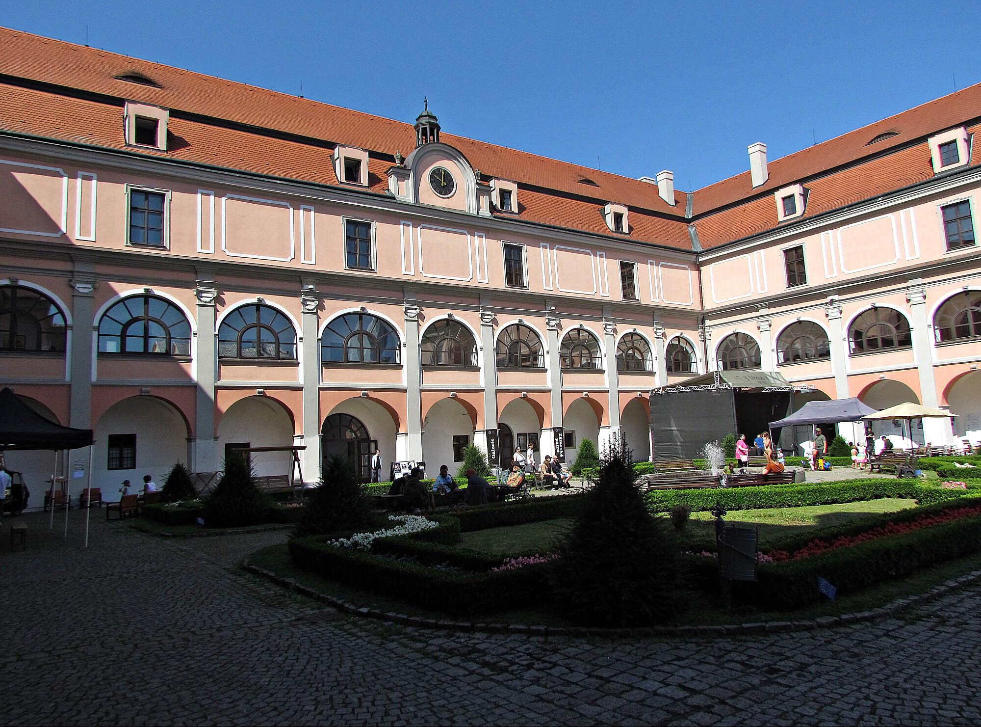 Muzejní a galerijní centrum foto 2