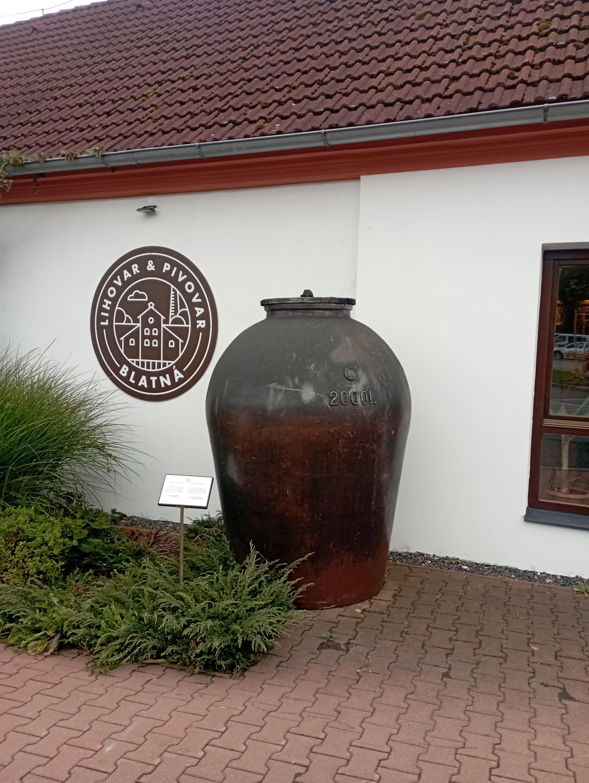 Liqui B Zámecký ovocný lihovar Blatná, s.r.o. foto 2