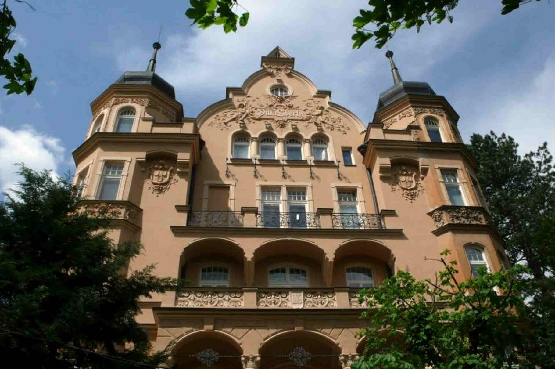 Villa Liberty Apartments