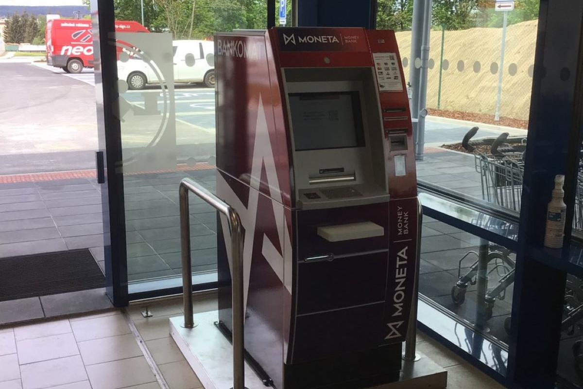 Bankomat MONETA Money Bank