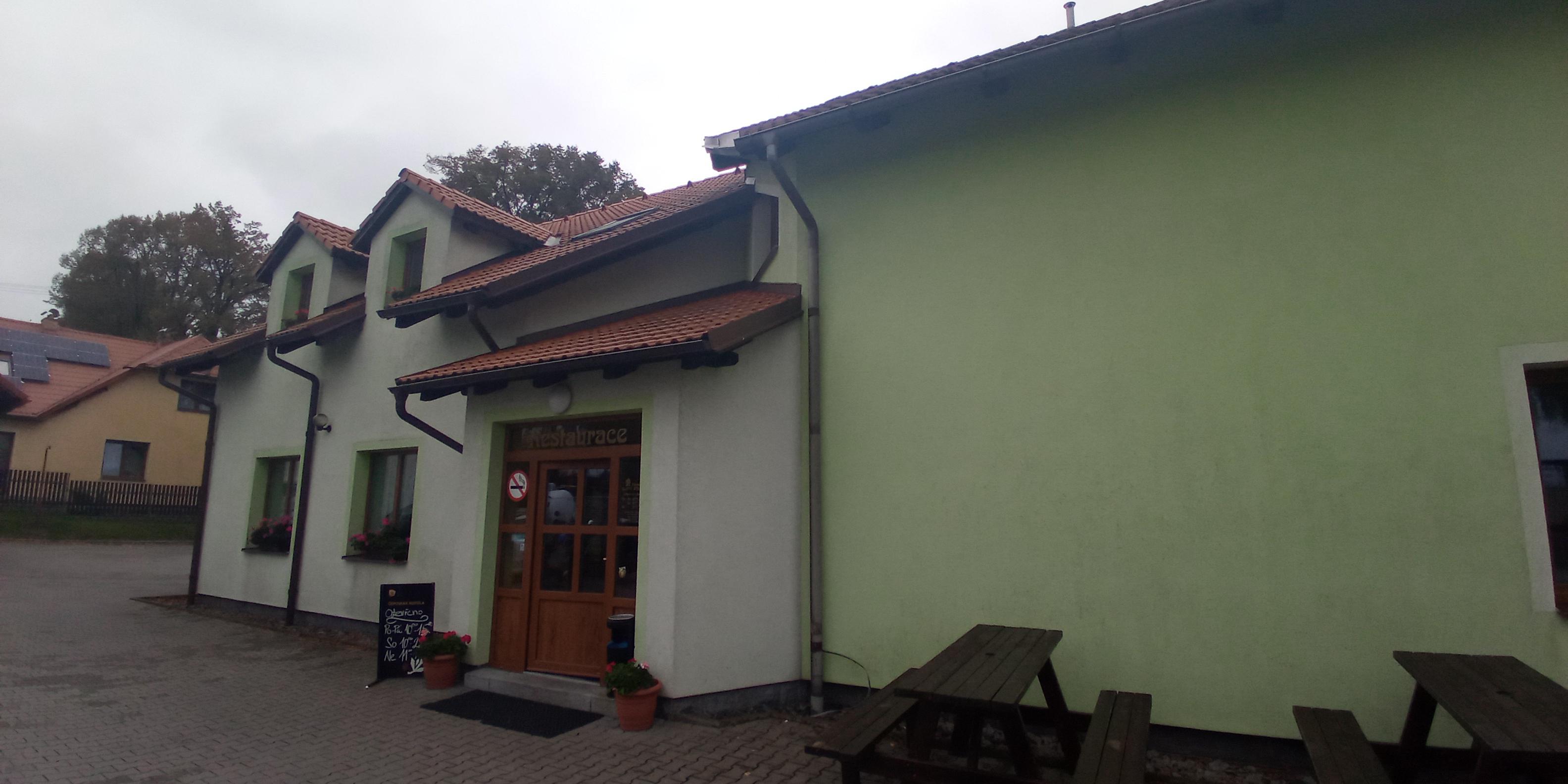 Restaurace Zlatá studna foto 4