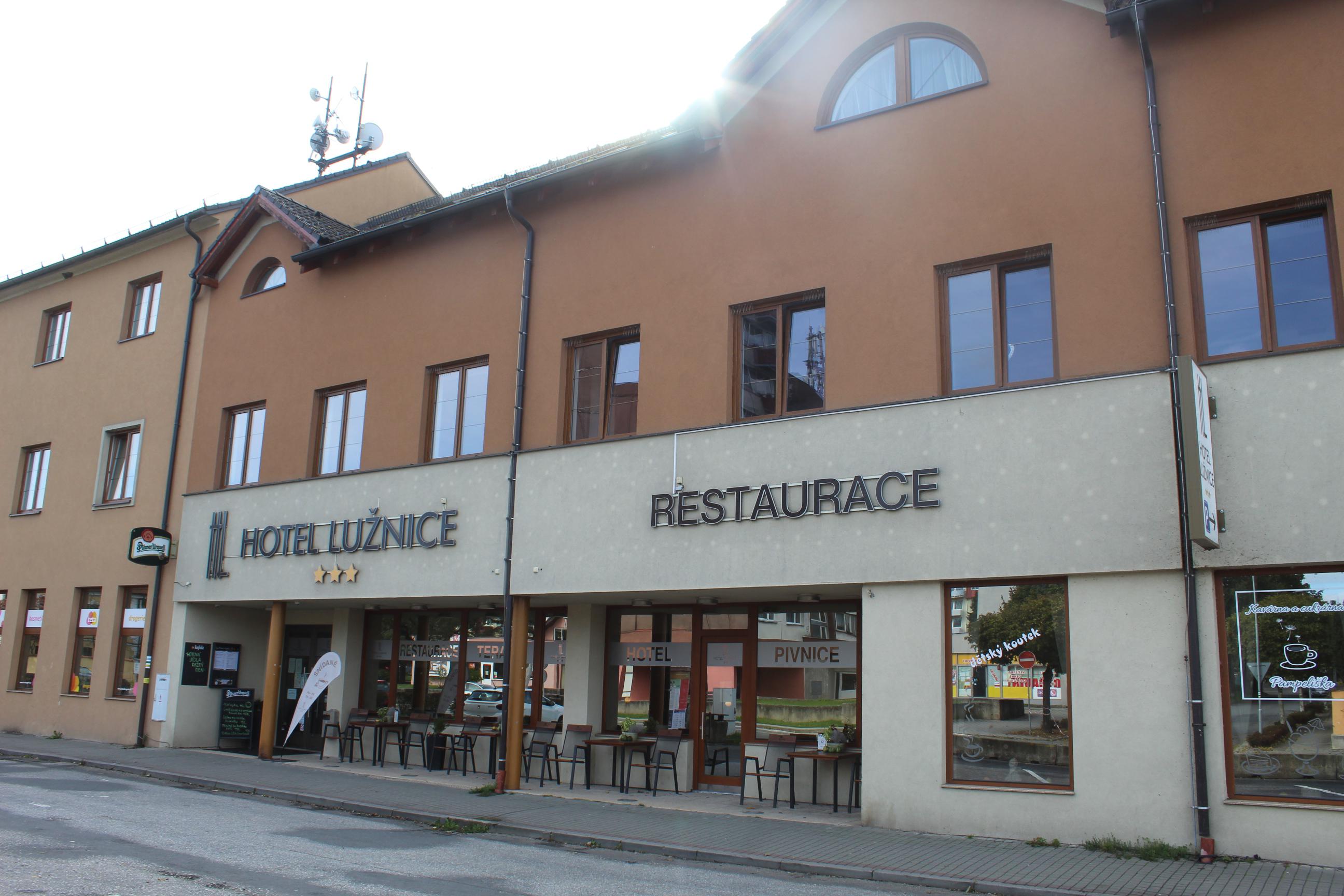 RESTAURACE LUŽNICE