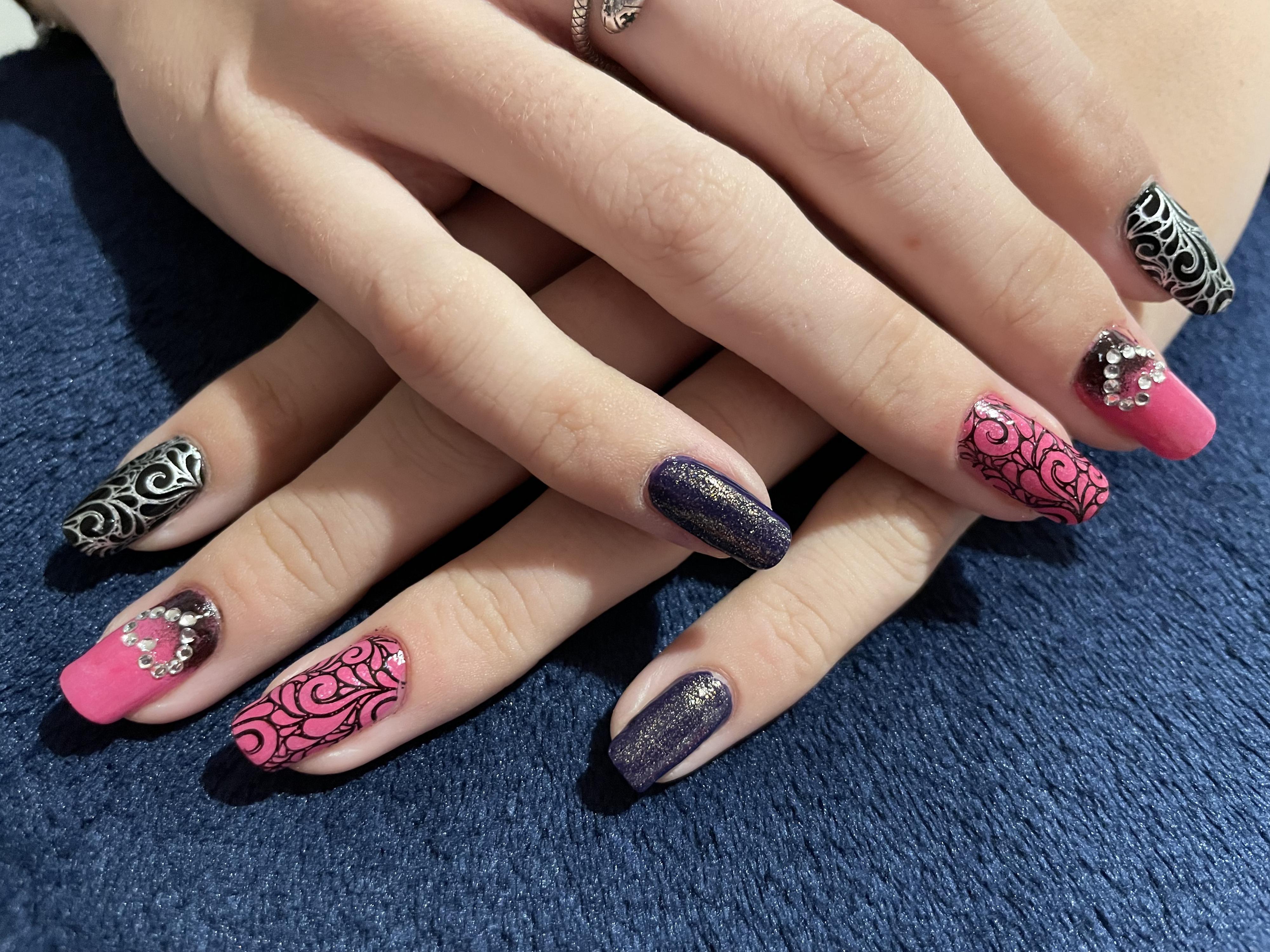 Manikúra s gel lakem